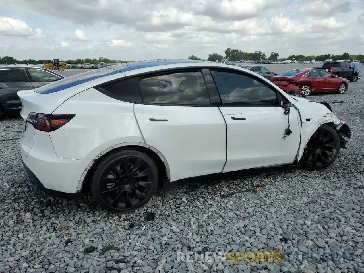 3 Photograph of a damaged car 5YJYGDEE1MF301037 TESLA MODEL Y 2021
