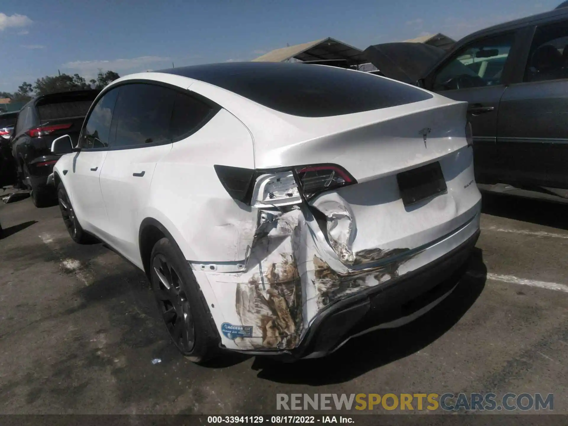 3 Photograph of a damaged car 5YJYGDEE2MF061352 TESLA MODEL Y 2021