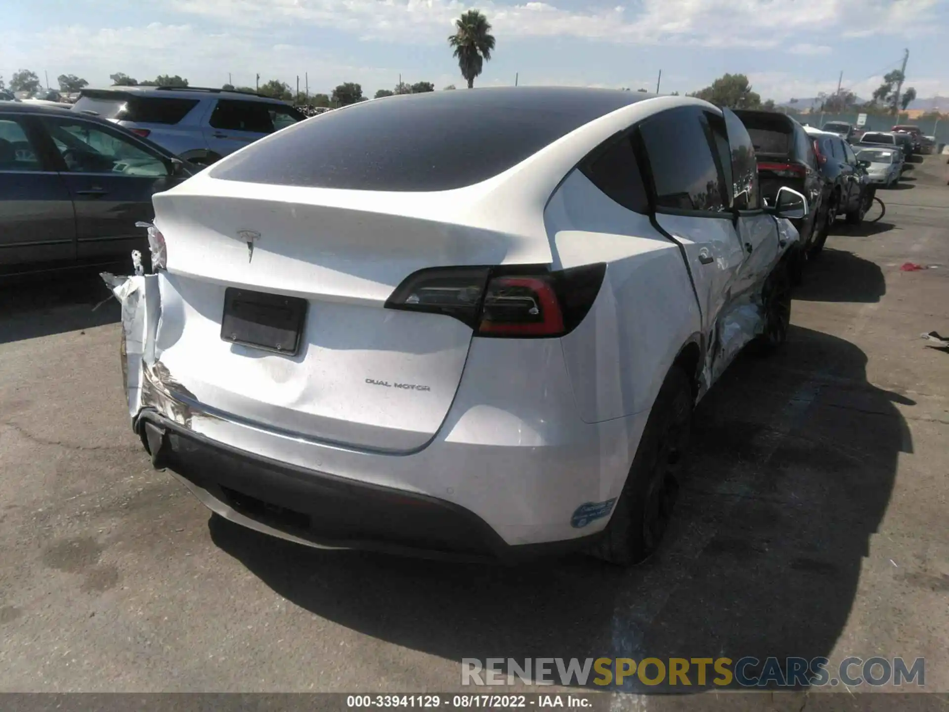 4 Photograph of a damaged car 5YJYGDEE2MF061352 TESLA MODEL Y 2021