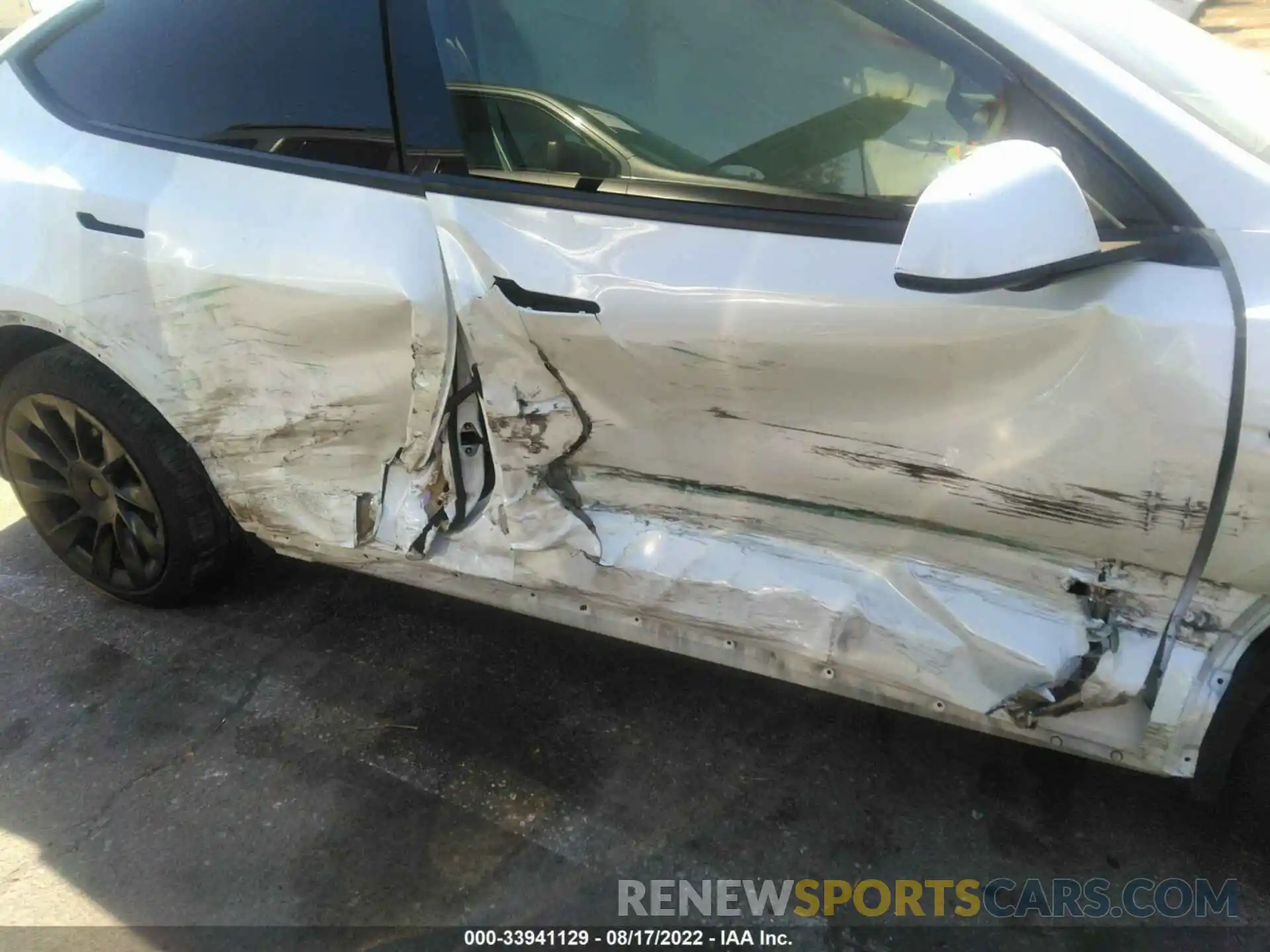 6 Photograph of a damaged car 5YJYGDEE2MF061352 TESLA MODEL Y 2021