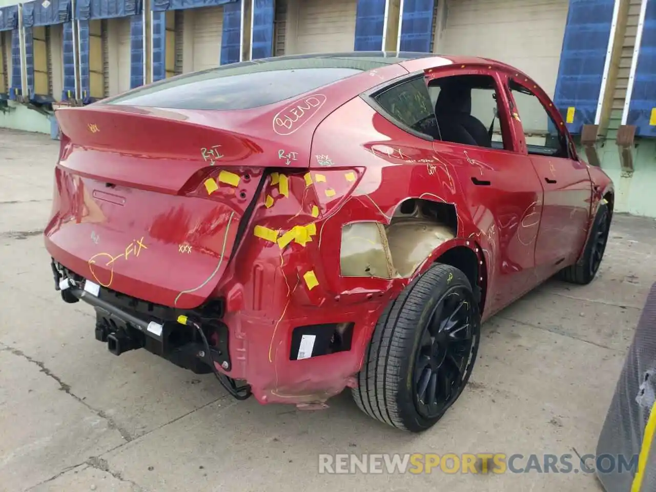 4 Photograph of a damaged car 5YJYGDEE2MF062386 TESLA MODEL Y 2021