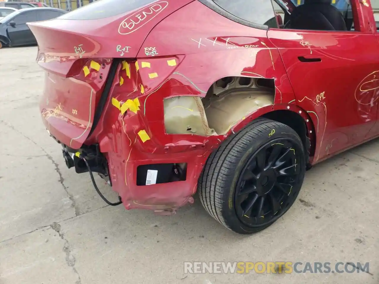 9 Photograph of a damaged car 5YJYGDEE2MF062386 TESLA MODEL Y 2021