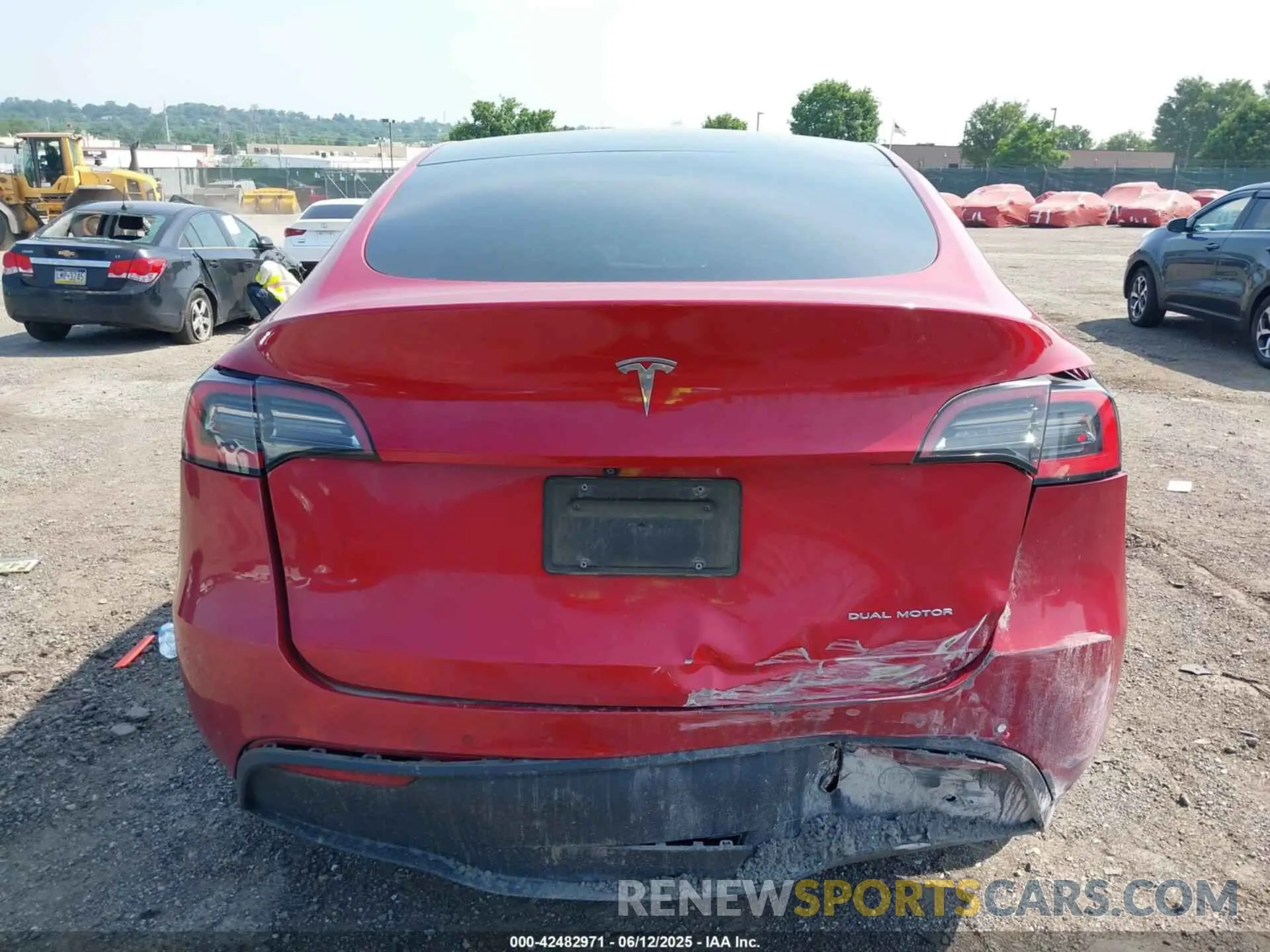 15 Photograph of a damaged car 5YJYGDEE2MF062405 TESLA MODEL Y 2021