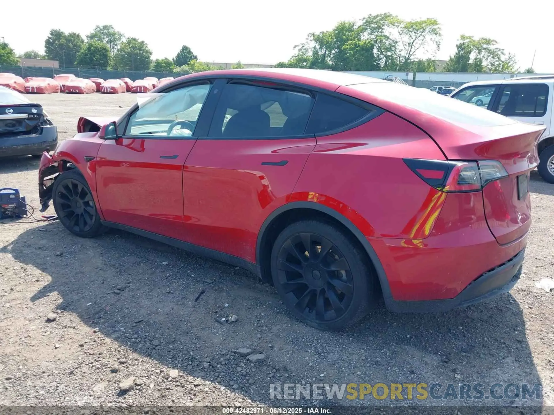 3 Photograph of a damaged car 5YJYGDEE2MF062405 TESLA MODEL Y 2021