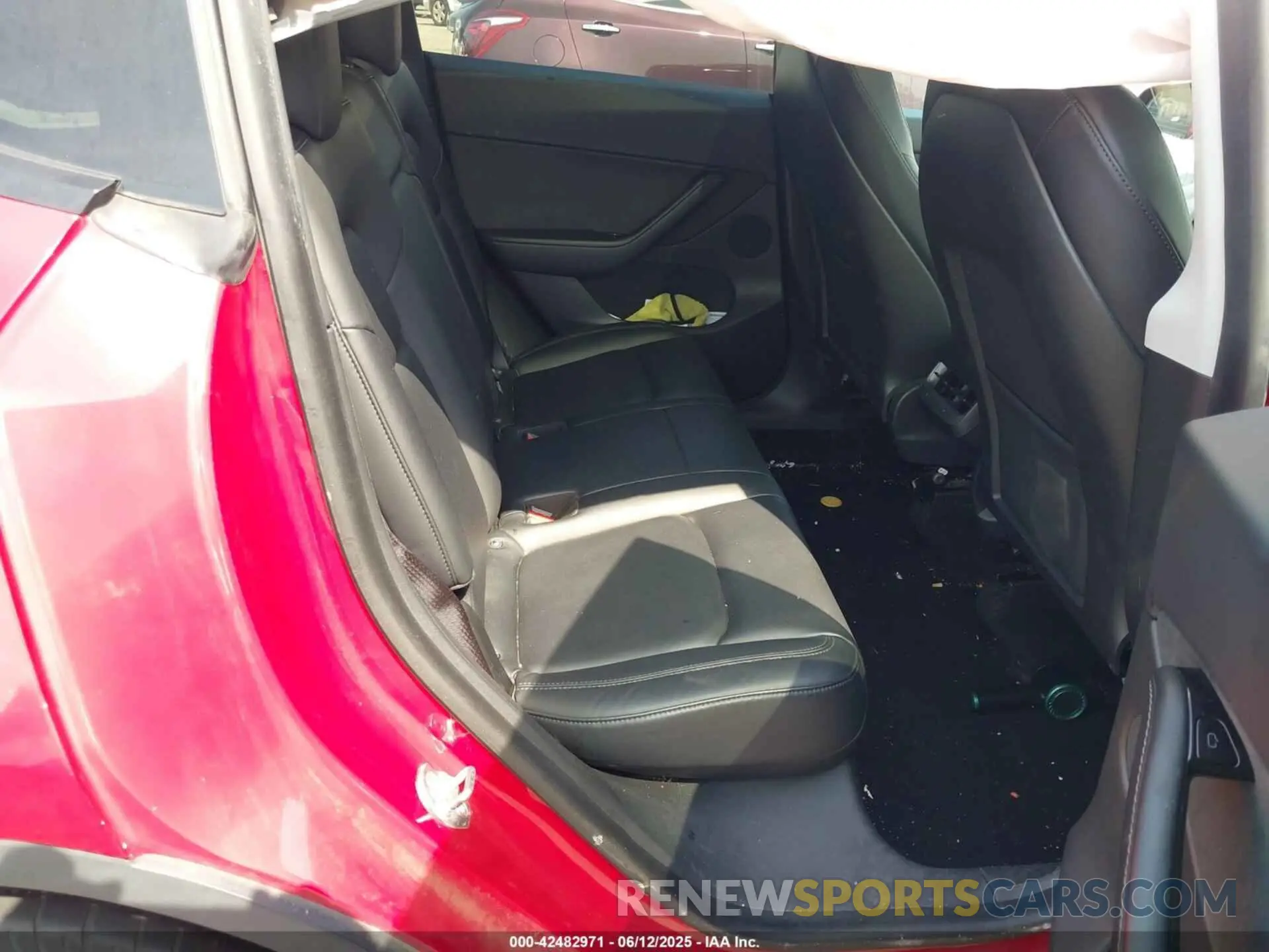 8 Photograph of a damaged car 5YJYGDEE2MF062405 TESLA MODEL Y 2021