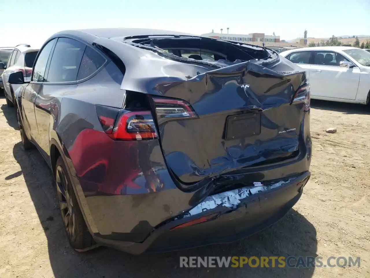 3 Photograph of a damaged car 5YJYGDEE2MF067927 TESLA MODEL Y 2021