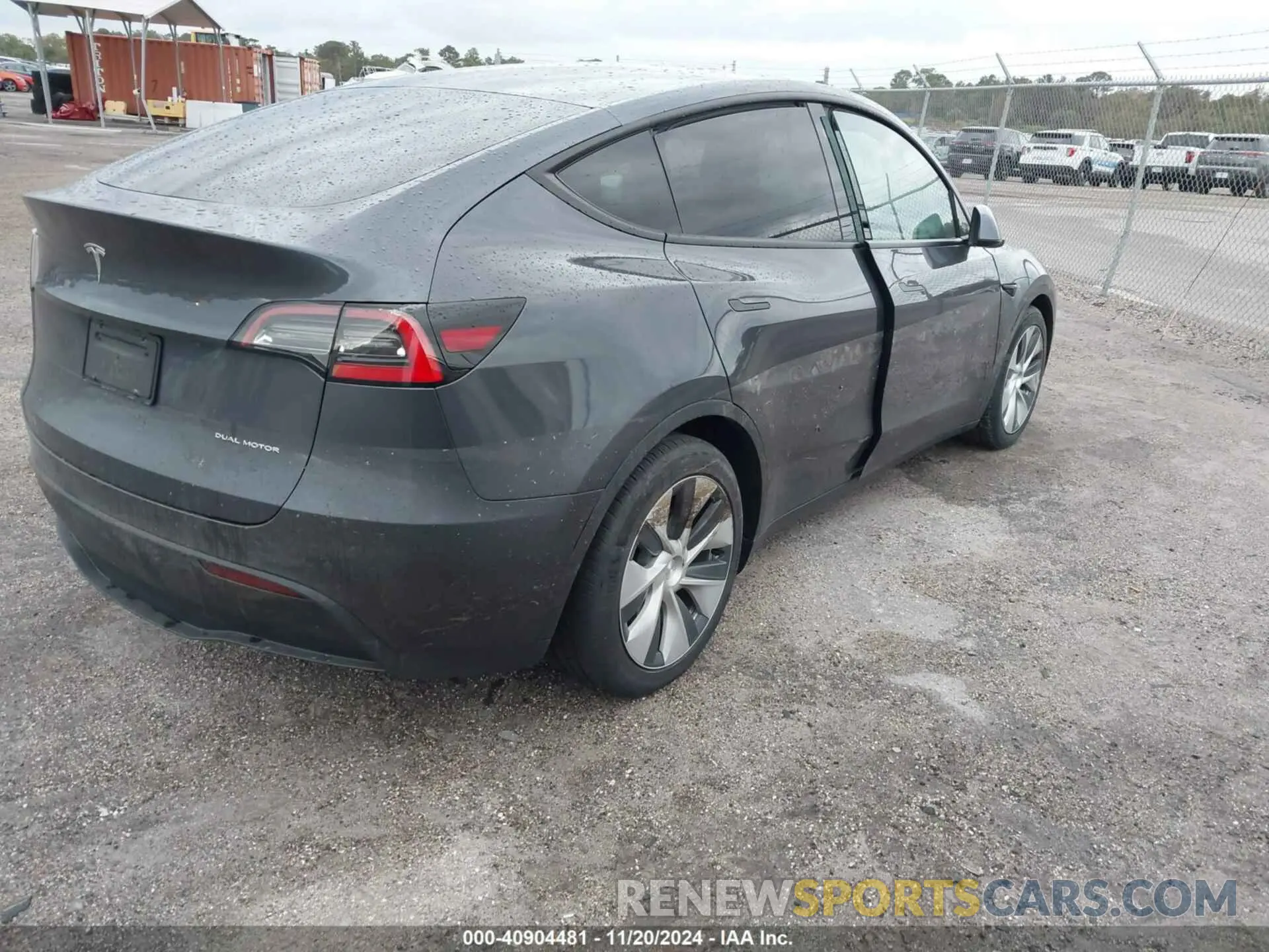 4 Photograph of a damaged car 5YJYGDEE2MF068768 TESLA MODEL Y 2021