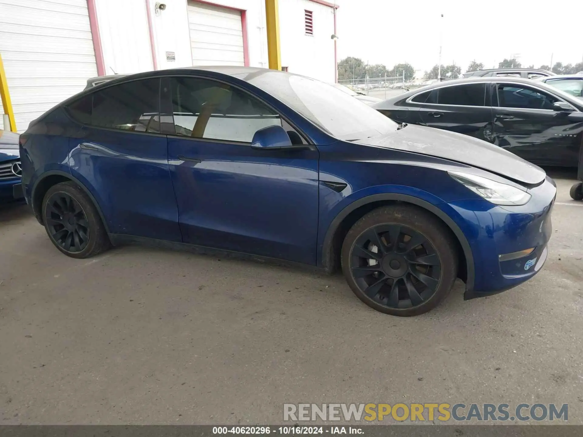 13 Photograph of a damaged car 5YJYGDEE2MF070732 TESLA MODEL Y 2021