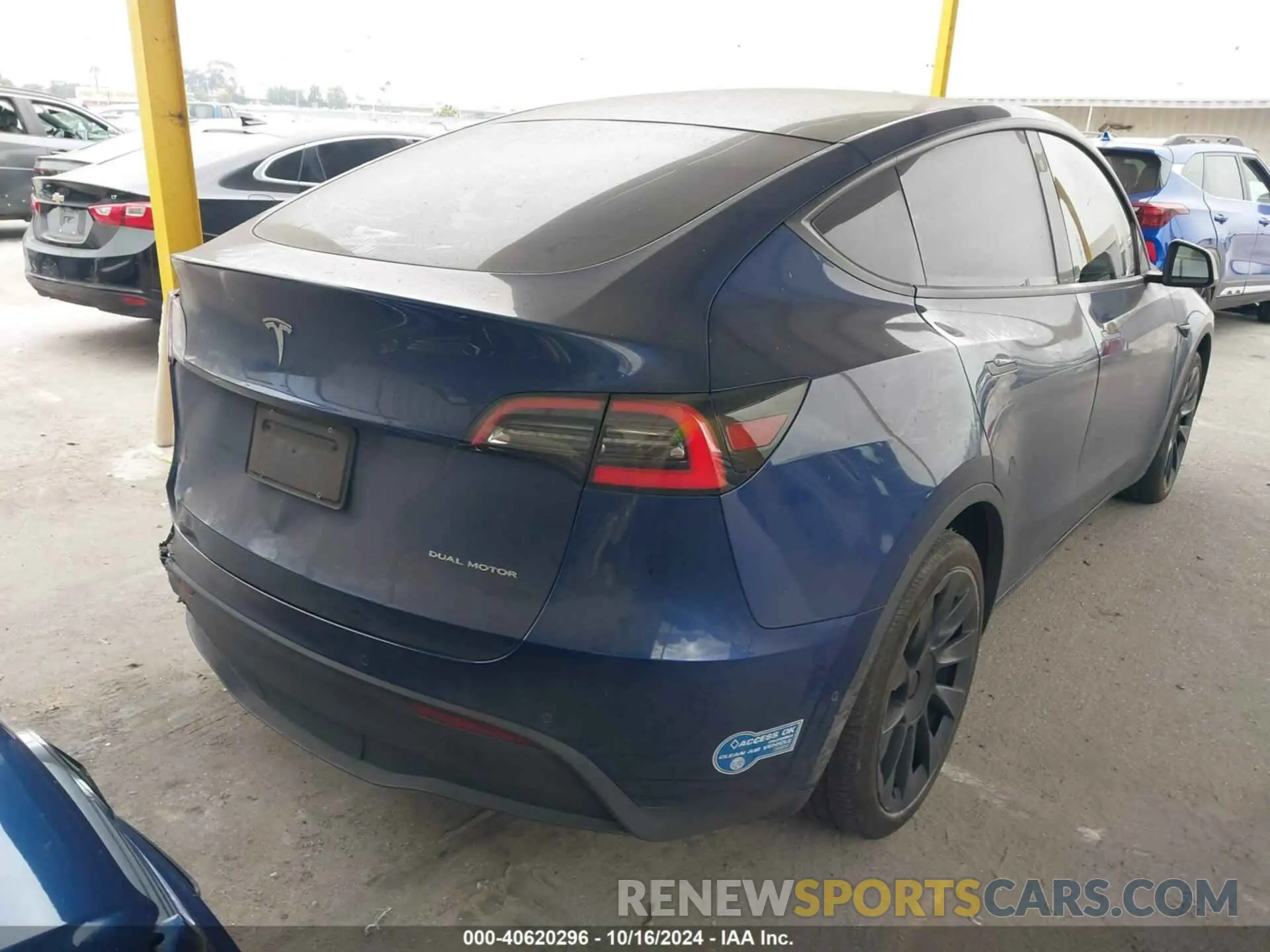 4 Photograph of a damaged car 5YJYGDEE2MF070732 TESLA MODEL Y 2021