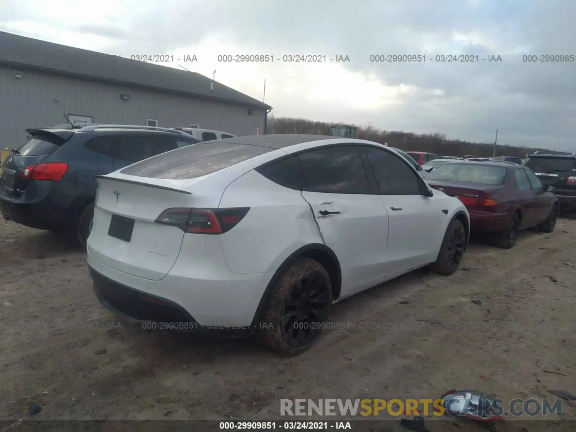 4 Photograph of a damaged car 5YJYGDEE2MF072383 TESLA MODEL Y 2021