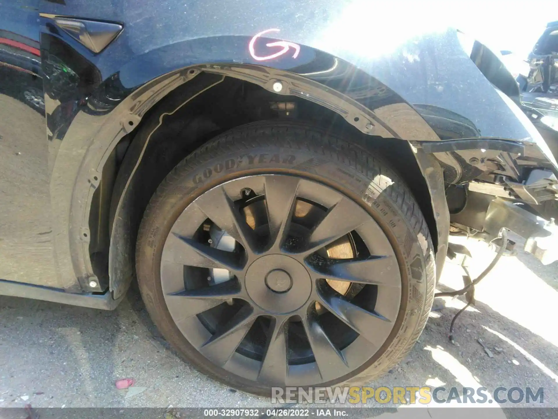 13 Photograph of a damaged car 5YJYGDEE2MF073694 TESLA MODEL Y 2021