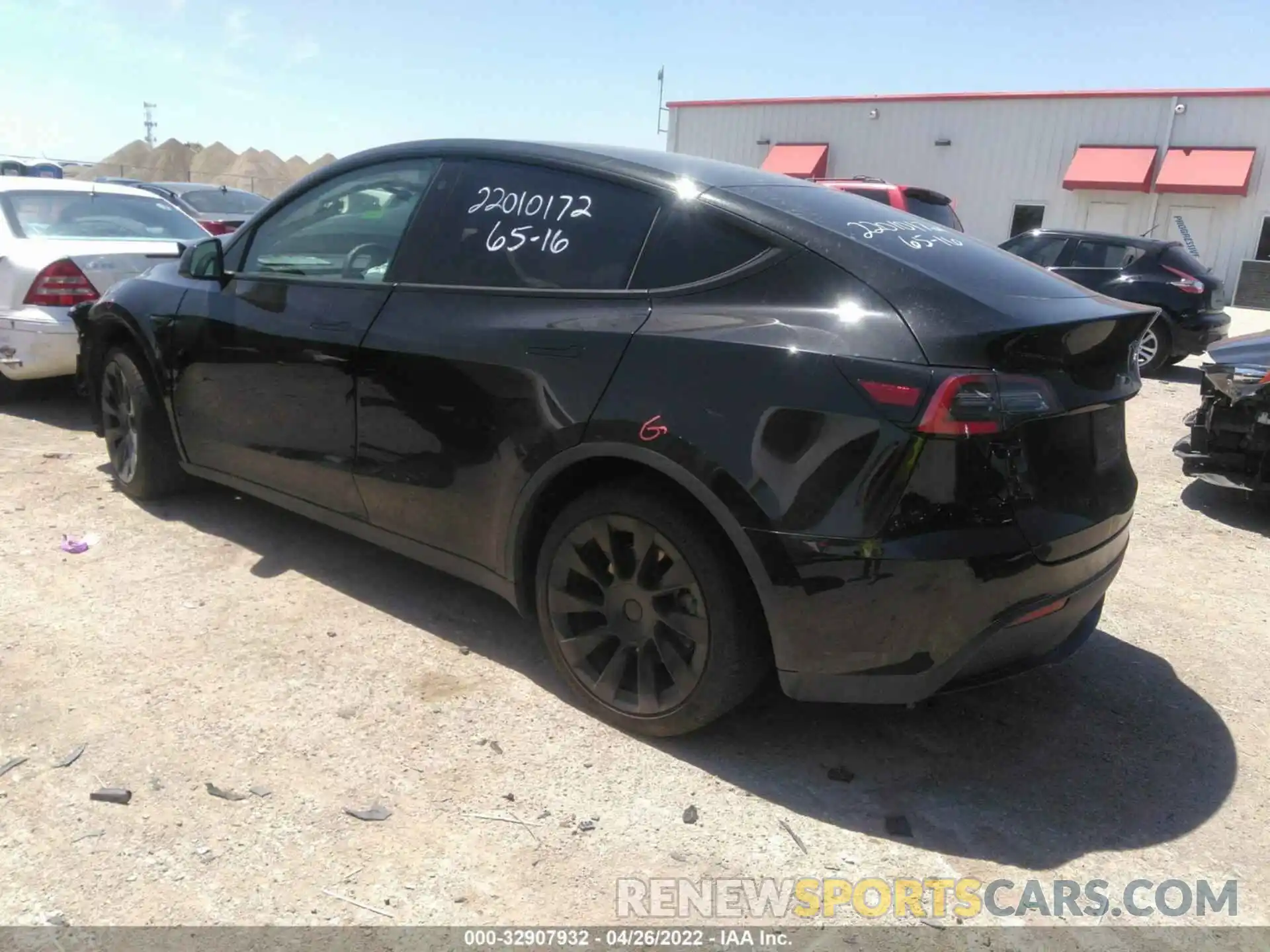 3 Photograph of a damaged car 5YJYGDEE2MF073694 TESLA MODEL Y 2021