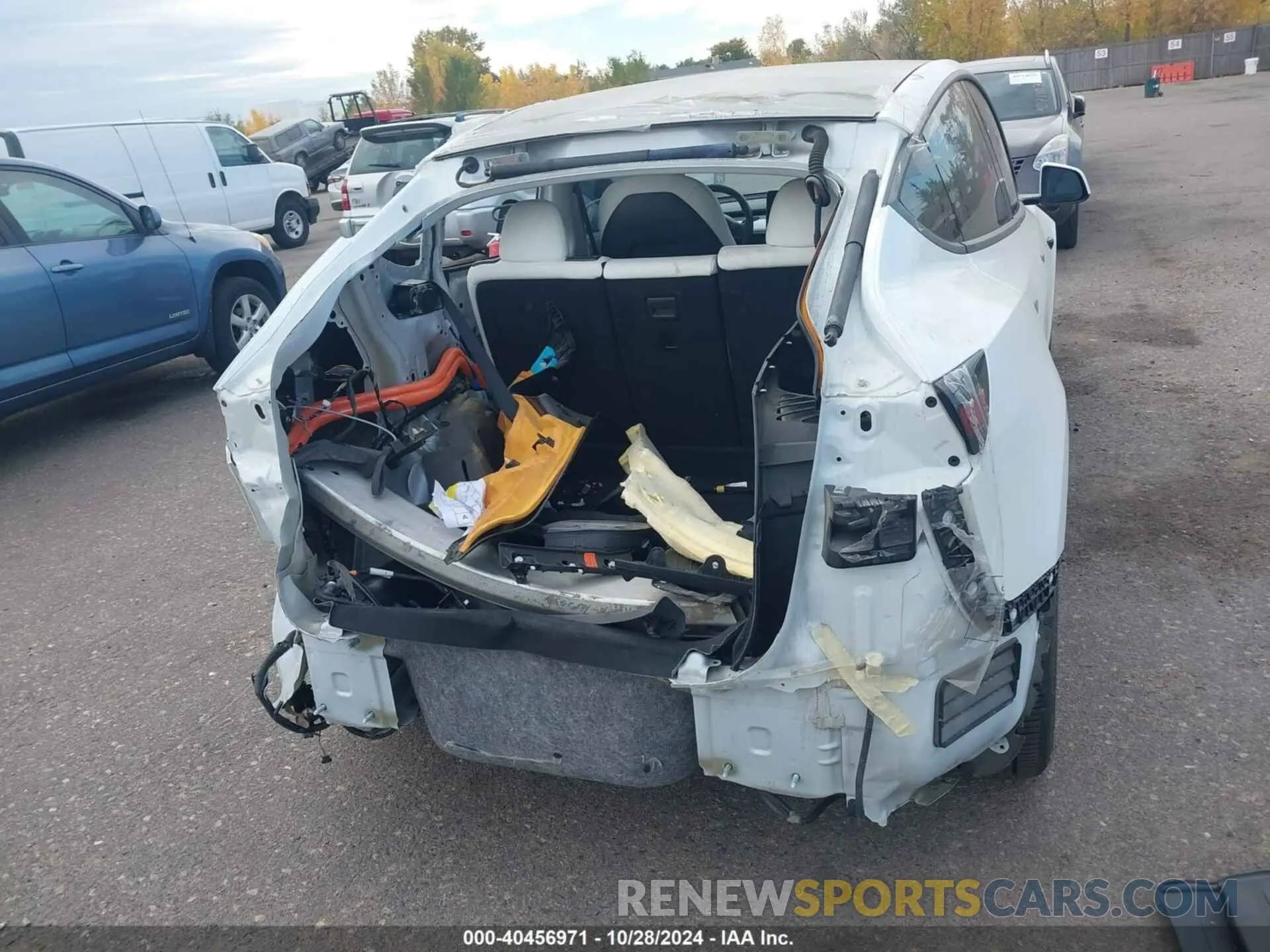15 Photograph of a damaged car 5YJYGDEE2MF074246 TESLA MODEL Y 2021