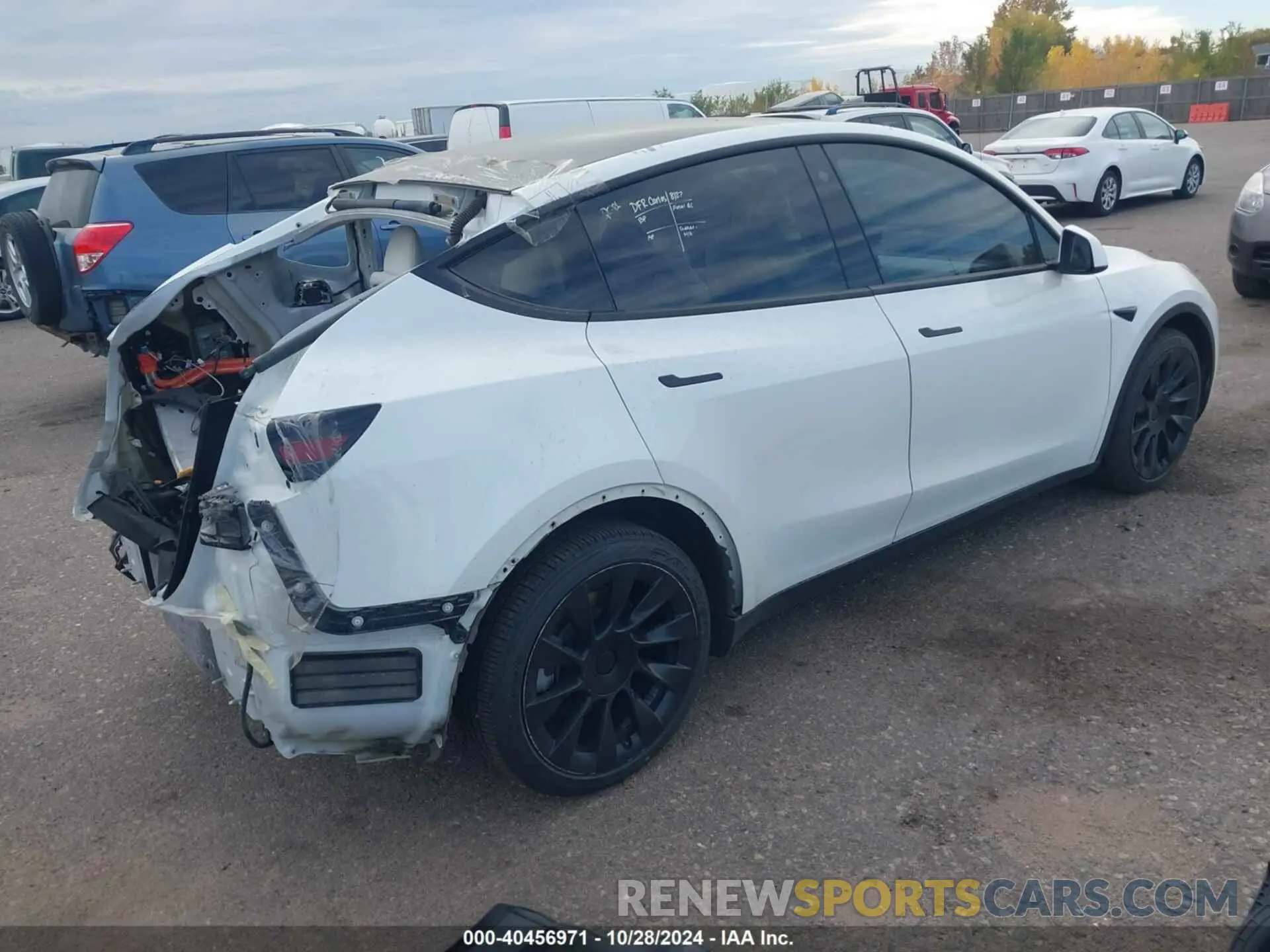 4 Photograph of a damaged car 5YJYGDEE2MF074246 TESLA MODEL Y 2021