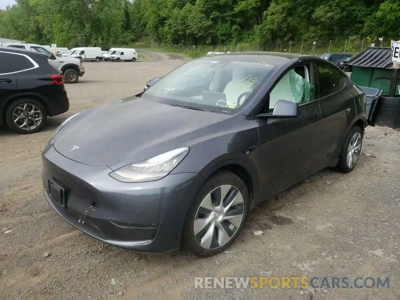 2 Photograph of a damaged car 5YJYGDEE2MF074702 TESLA MODEL Y 2021