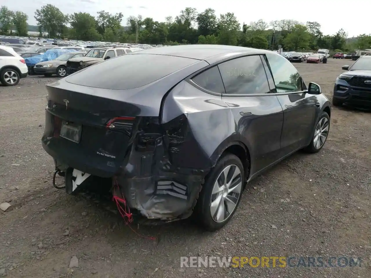 4 Photograph of a damaged car 5YJYGDEE2MF074702 TESLA MODEL Y 2021