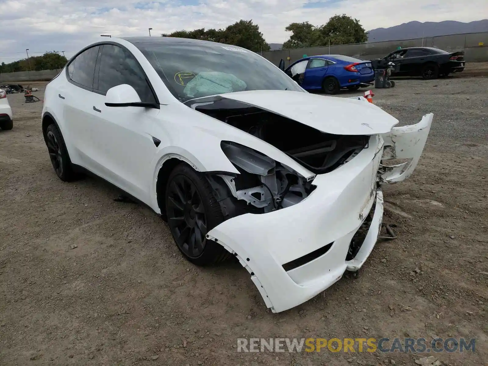 1 Photograph of a damaged car 5YJYGDEE2MF074781 TESLA MODEL Y 2021