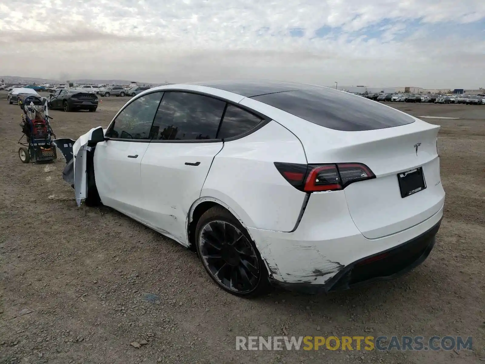 3 Photograph of a damaged car 5YJYGDEE2MF074781 TESLA MODEL Y 2021