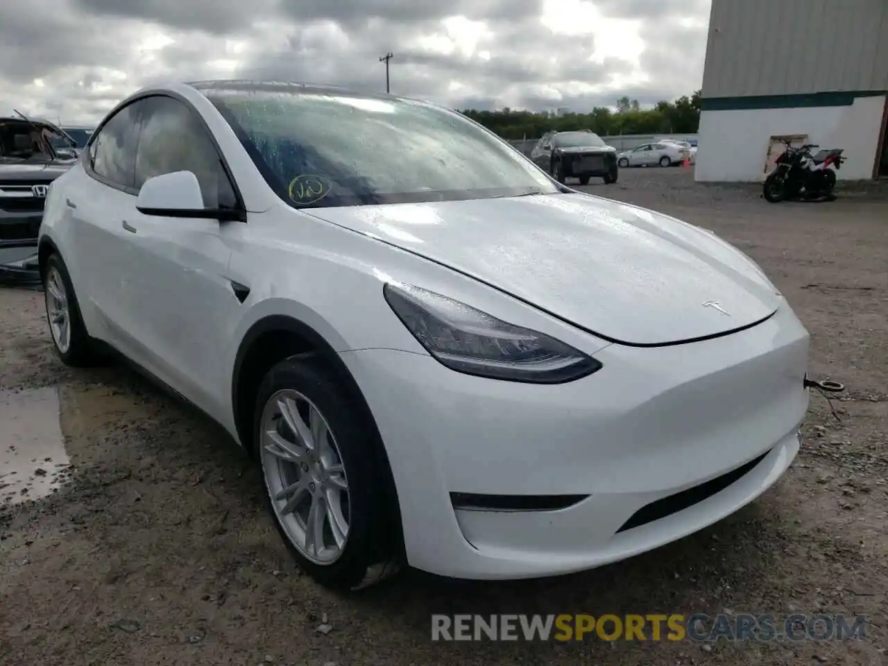 1 Photograph of a damaged car 5YJYGDEE2MF074876 TESLA MODEL Y 2021