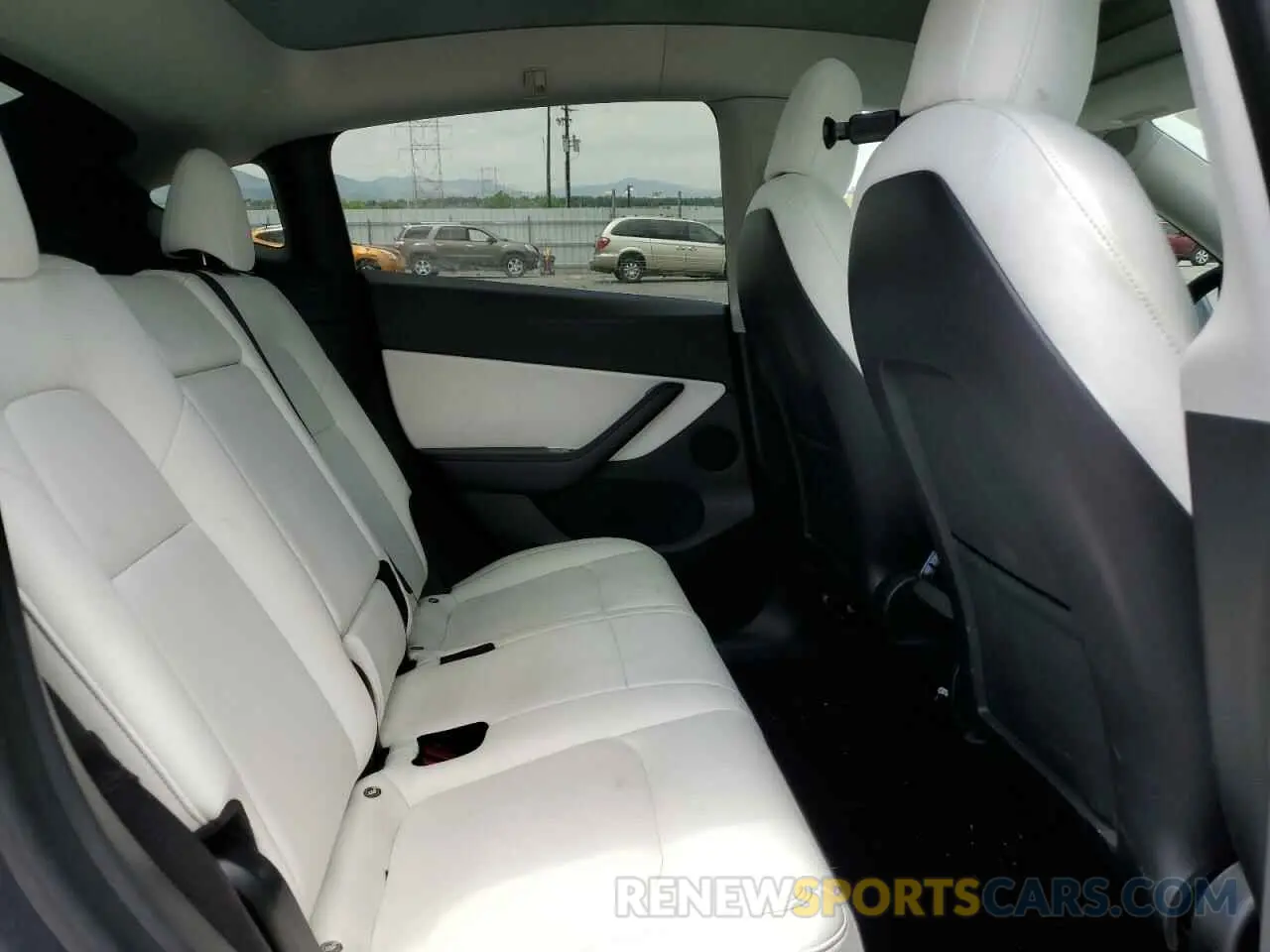 10 Photograph of a damaged car 5YJYGDEE2MF075932 TESLA MODEL Y 2021