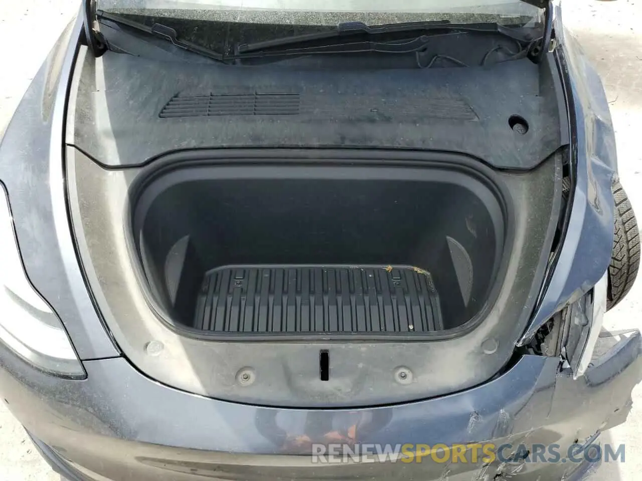 11 Photograph of a damaged car 5YJYGDEE2MF075932 TESLA MODEL Y 2021