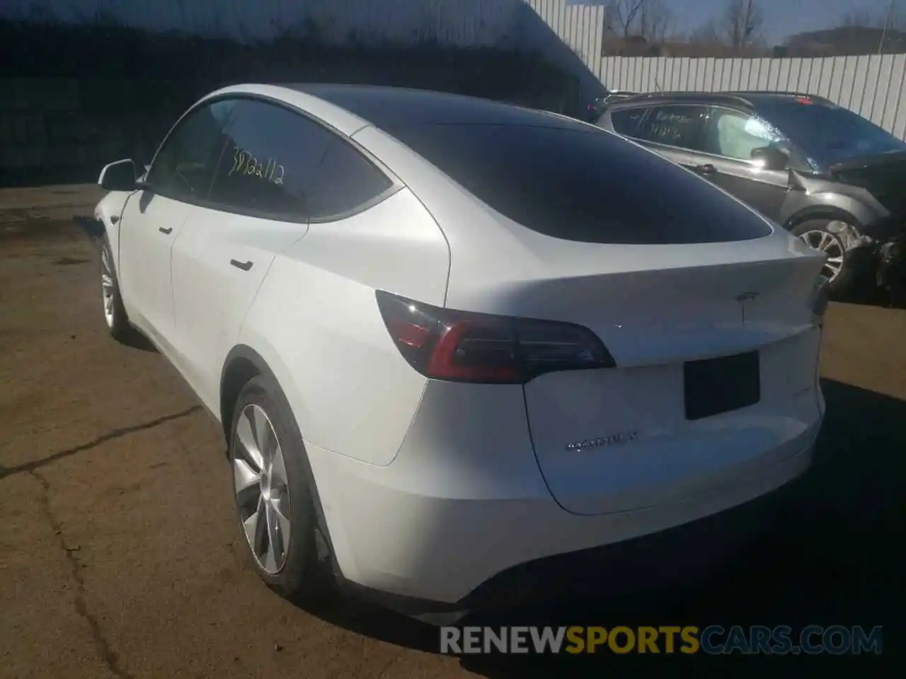 3 Photograph of a damaged car 5YJYGDEE2MF078149 TESLA MODEL Y 2021