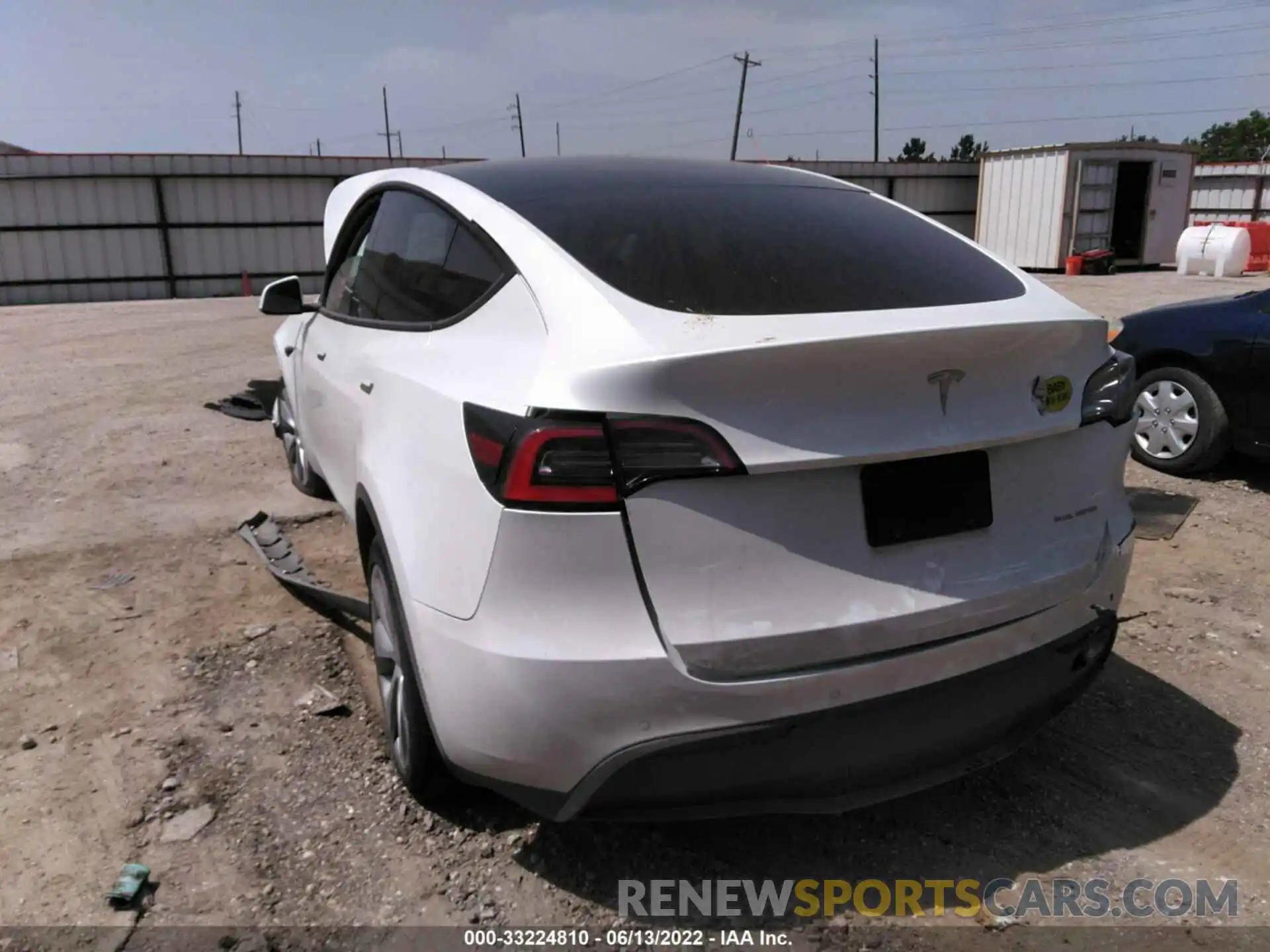 3 Photograph of a damaged car 5YJYGDEE2MF083397 TESLA MODEL Y 2021