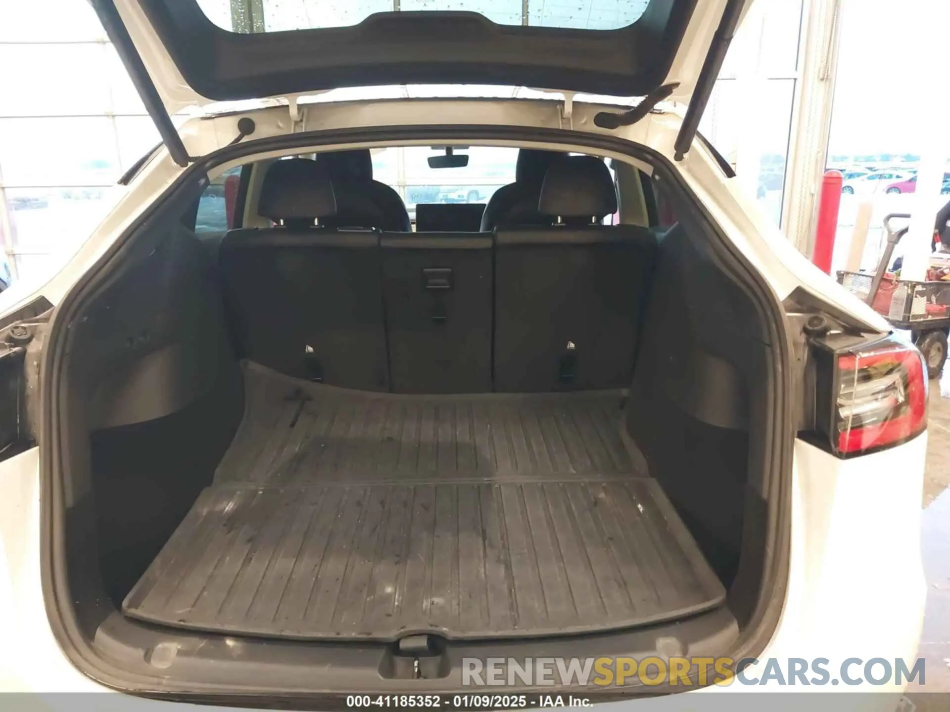 20 Photograph of a damaged car 5YJYGDEE2MF084839 TESLA MODEL Y 2021