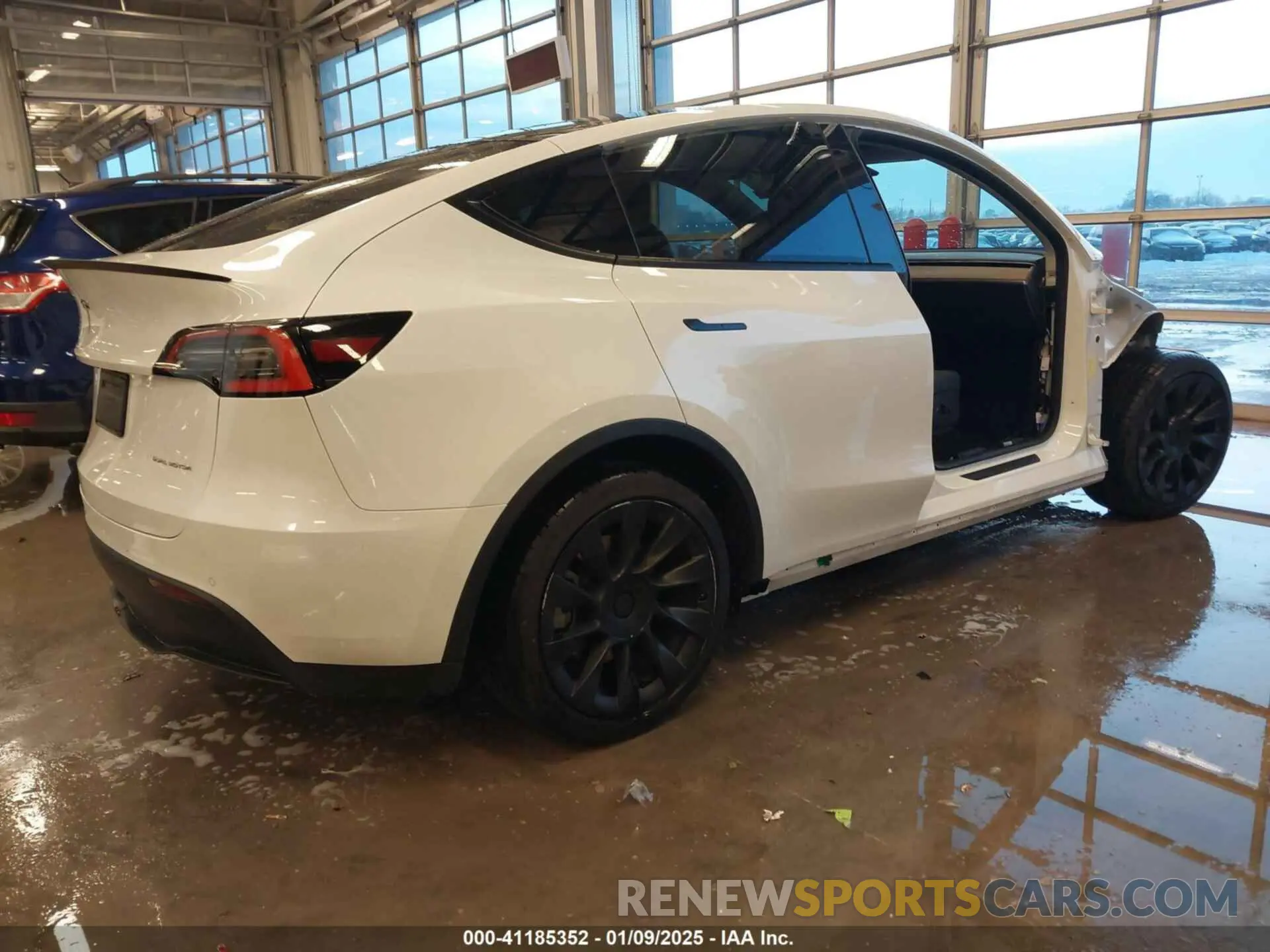 4 Photograph of a damaged car 5YJYGDEE2MF084839 TESLA MODEL Y 2021