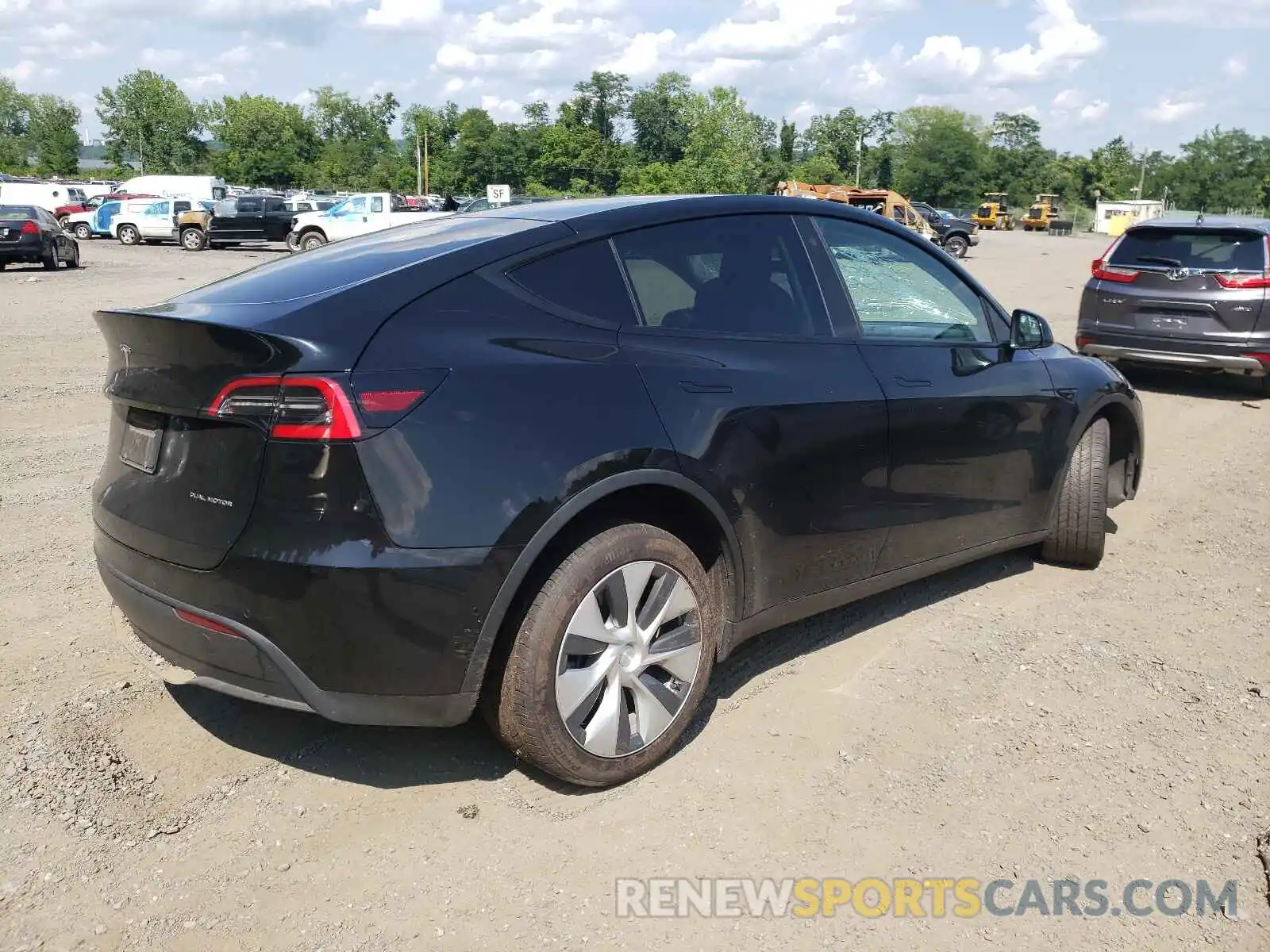 4 Photograph of a damaged car 5YJYGDEE2MF086008 TESLA MODEL Y 2021