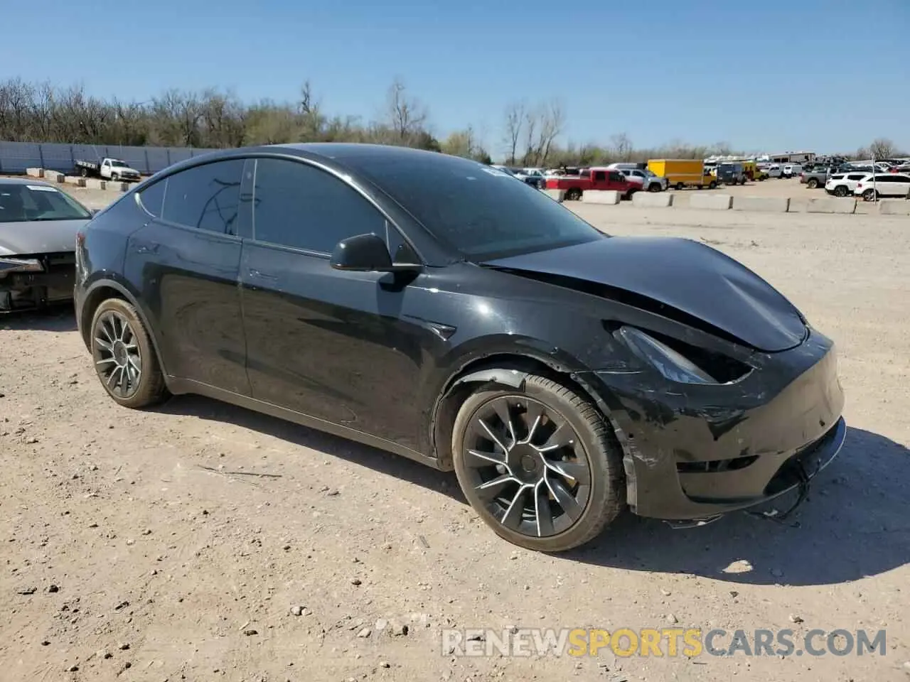 4 Photograph of a damaged car 5YJYGDEE2MF088194 TESLA MODEL Y 2021
