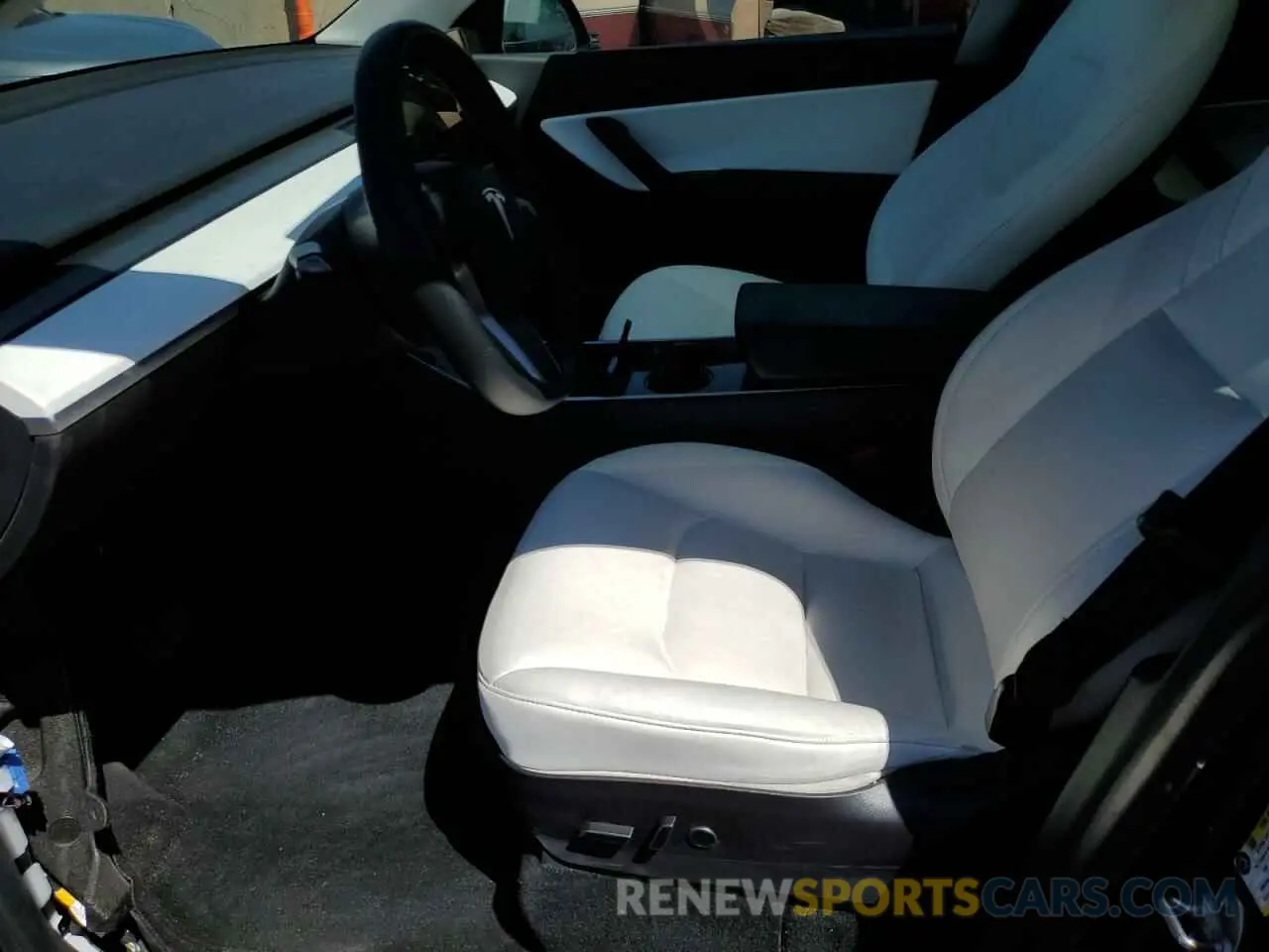 7 Photograph of a damaged car 5YJYGDEE2MF088678 TESLA MODEL Y 2021