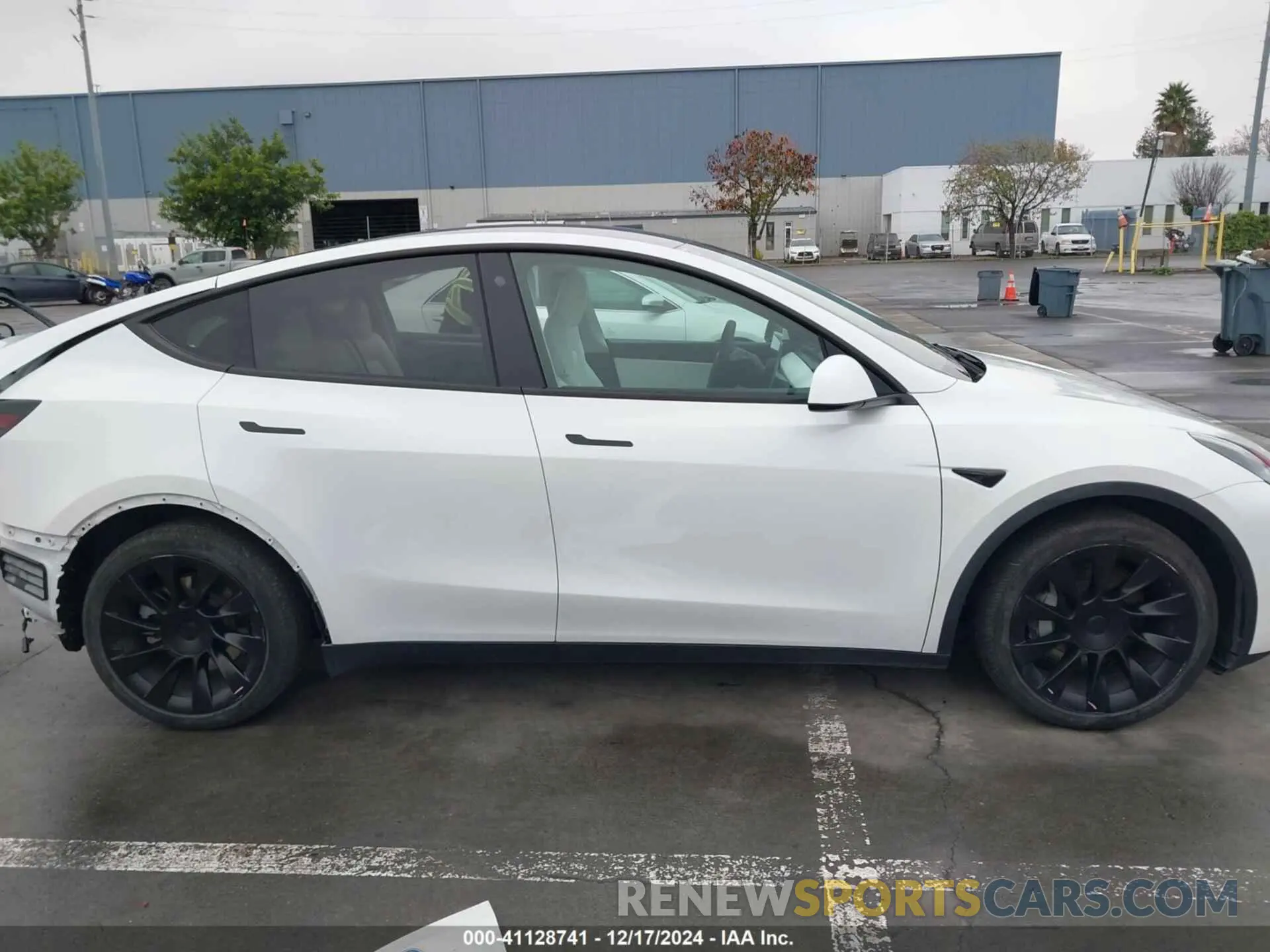 14 Photograph of a damaged car 5YJYGDEE2MF095744 TESLA MODEL Y 2021
