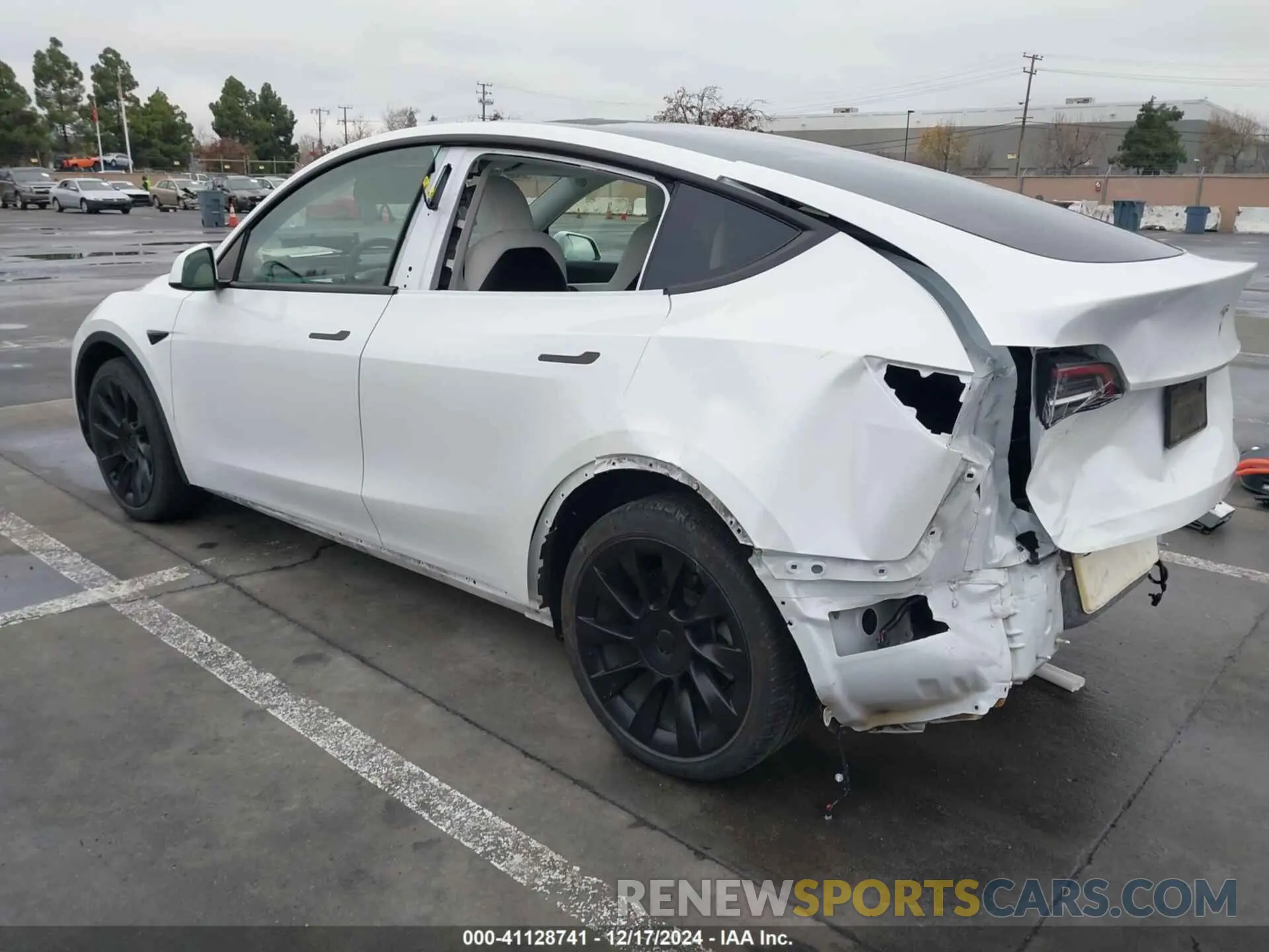 3 Photograph of a damaged car 5YJYGDEE2MF095744 TESLA MODEL Y 2021