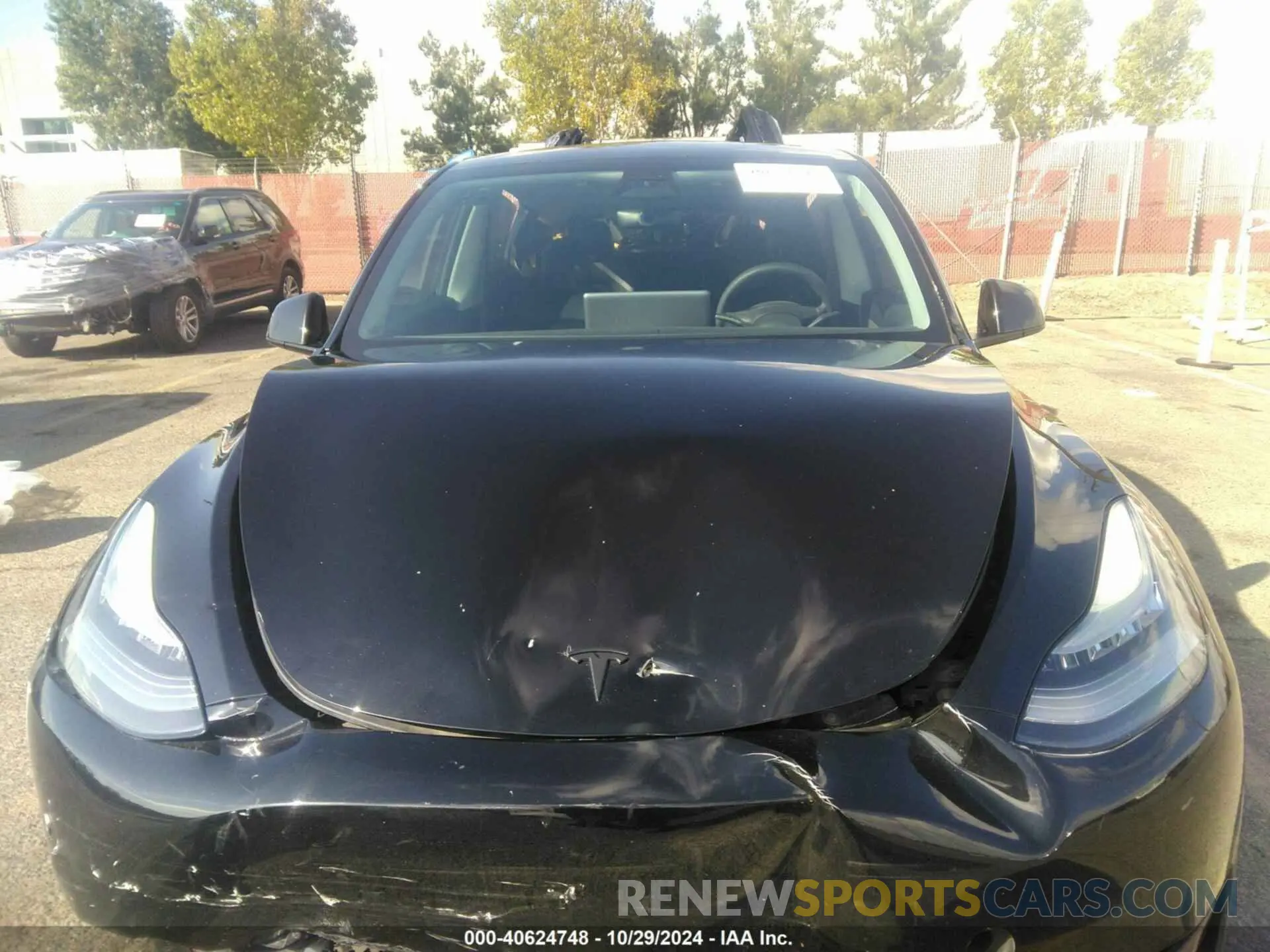 10 Photograph of a damaged car 5YJYGDEE2MF097624 TESLA MODEL Y 2021