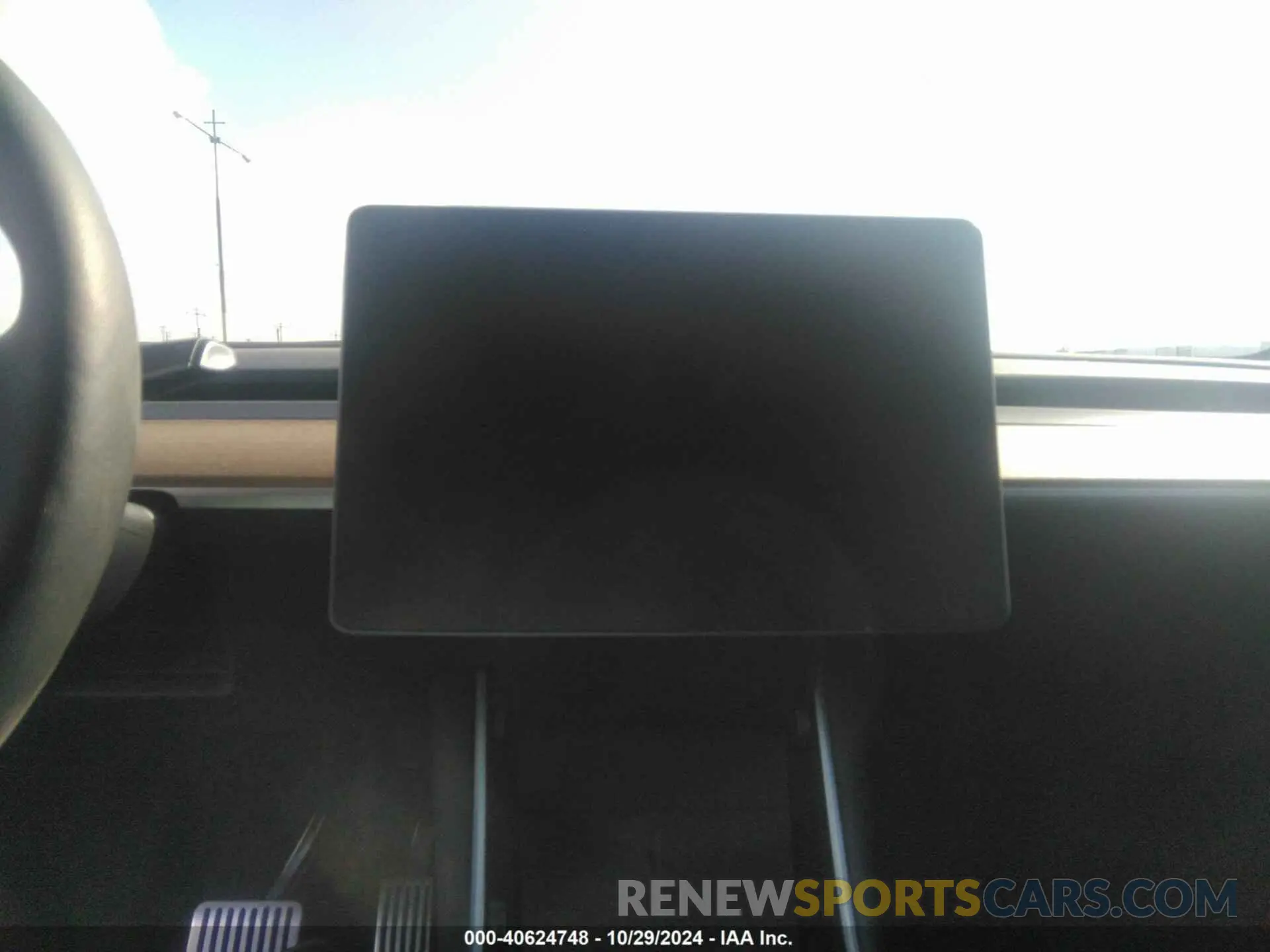 17 Photograph of a damaged car 5YJYGDEE2MF097624 TESLA MODEL Y 2021