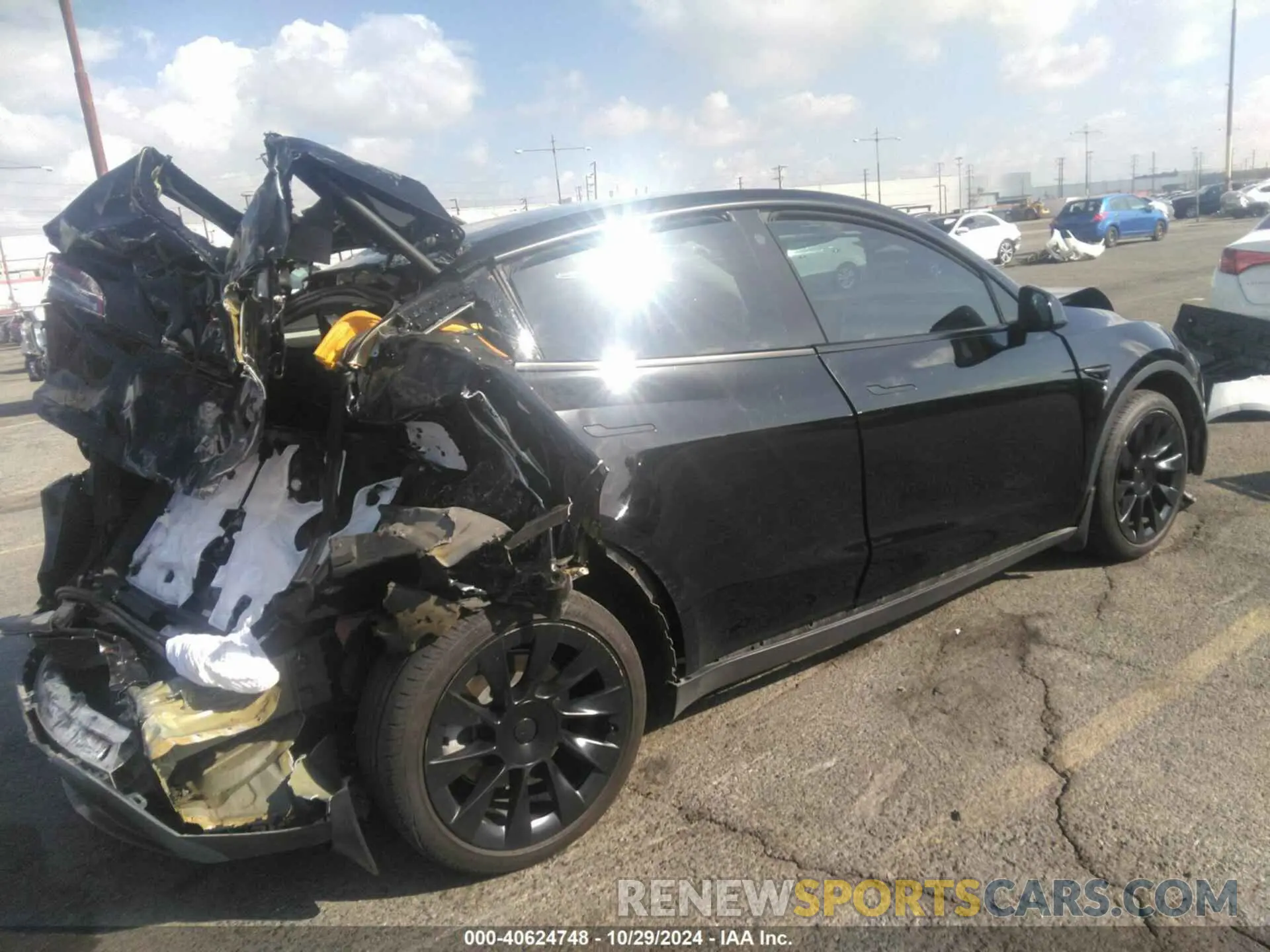 4 Photograph of a damaged car 5YJYGDEE2MF097624 TESLA MODEL Y 2021