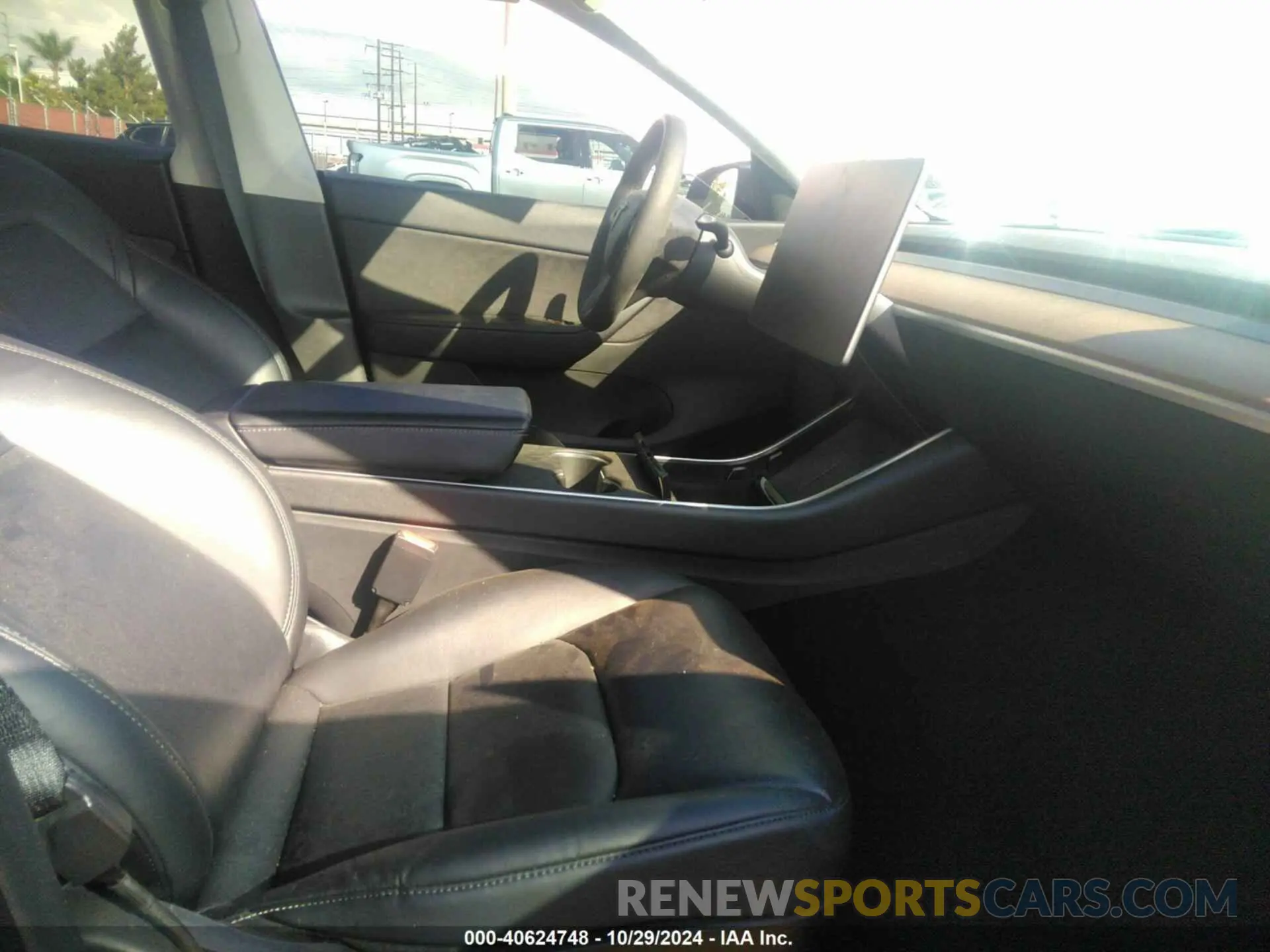 5 Photograph of a damaged car 5YJYGDEE2MF097624 TESLA MODEL Y 2021