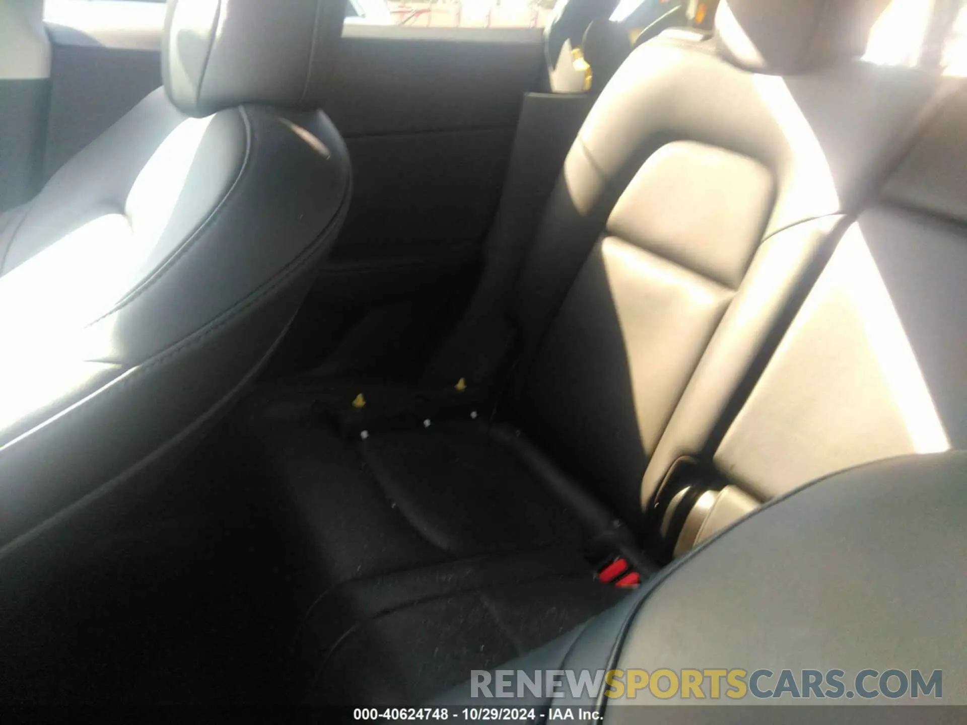8 Photograph of a damaged car 5YJYGDEE2MF097624 TESLA MODEL Y 2021