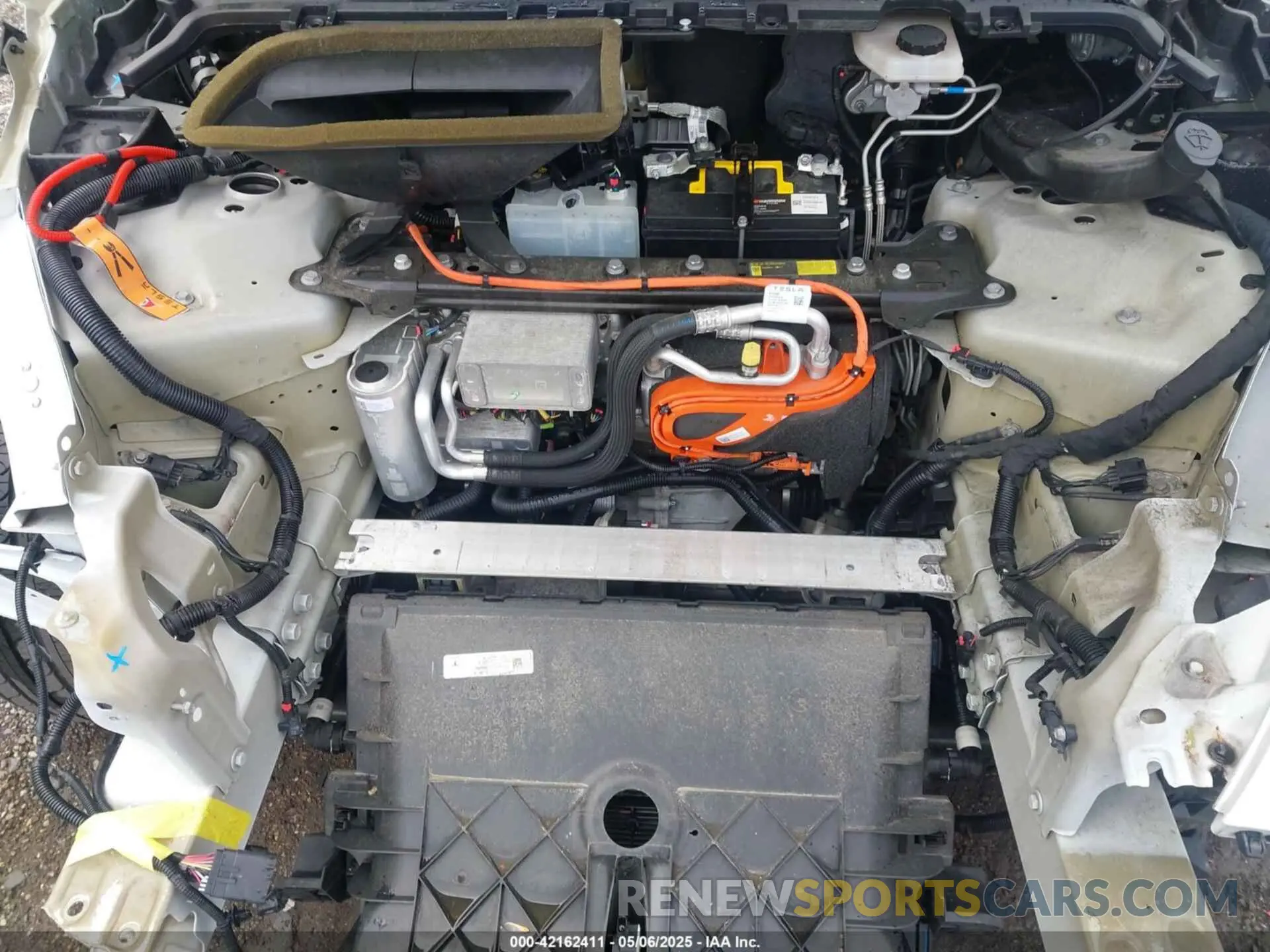 10 Photograph of a damaged car 5YJYGDEE2MF098692 TESLA MODEL Y 2021