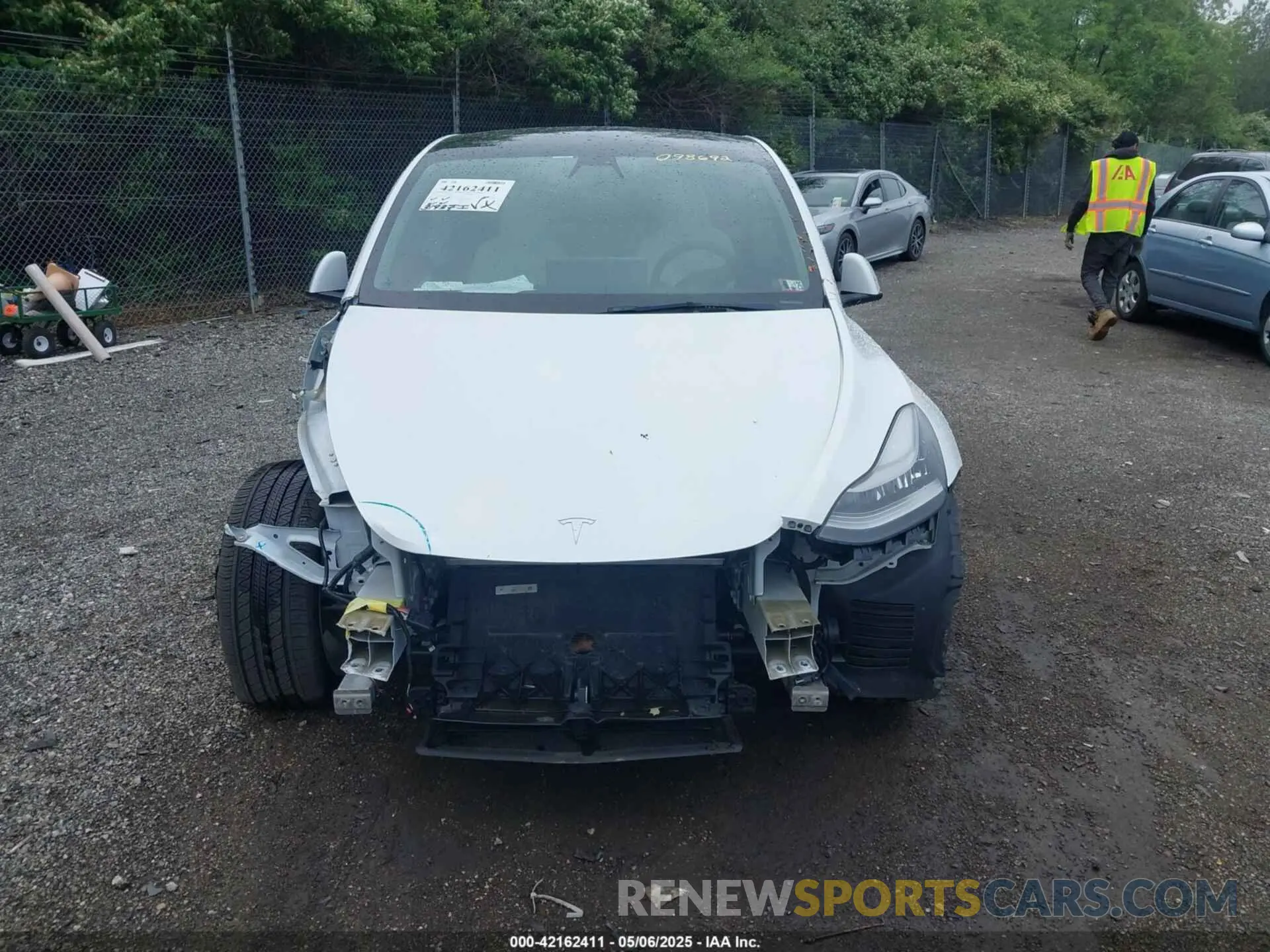 12 Photograph of a damaged car 5YJYGDEE2MF098692 TESLA MODEL Y 2021