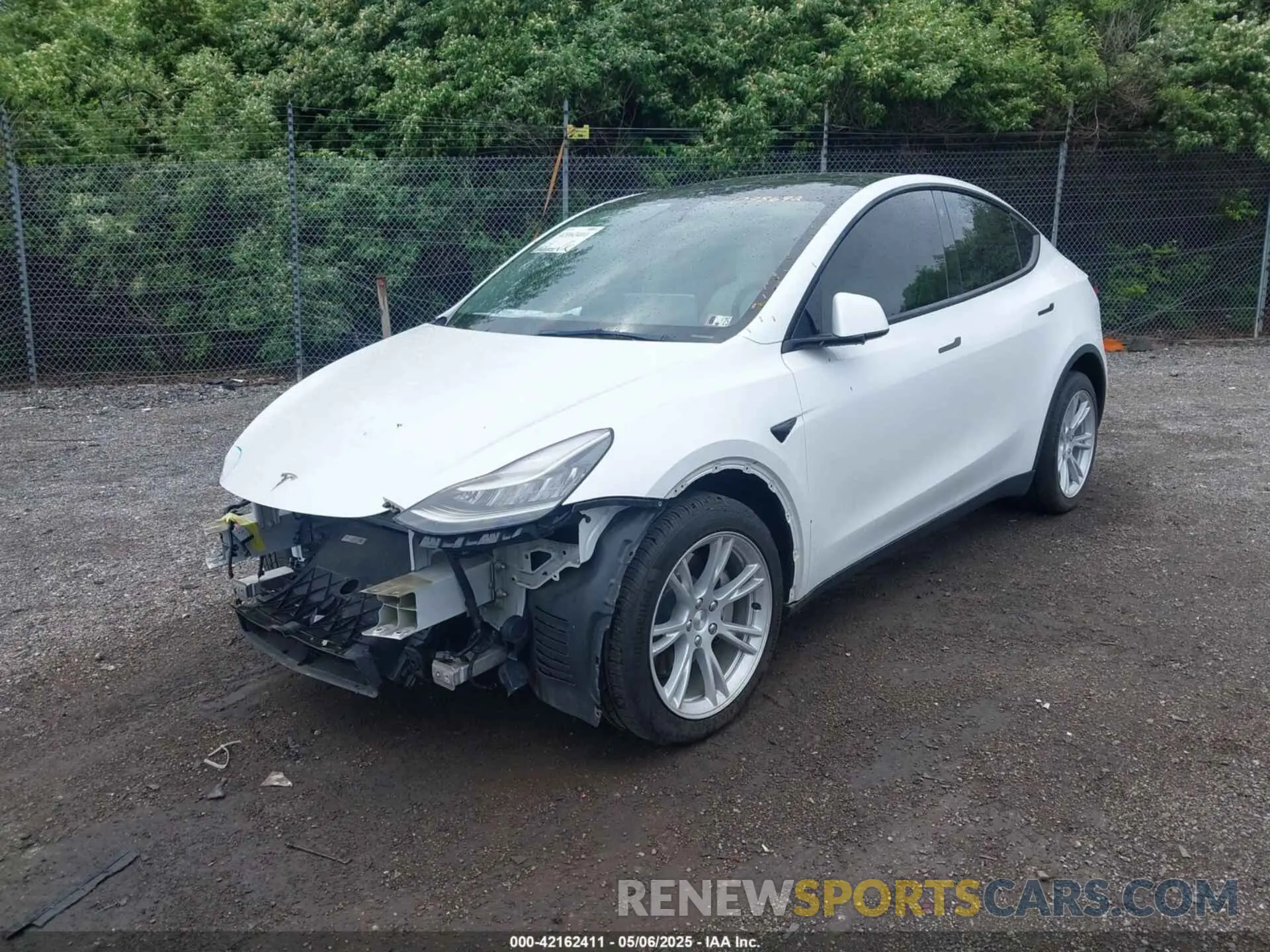 19 Photograph of a damaged car 5YJYGDEE2MF098692 TESLA MODEL Y 2021