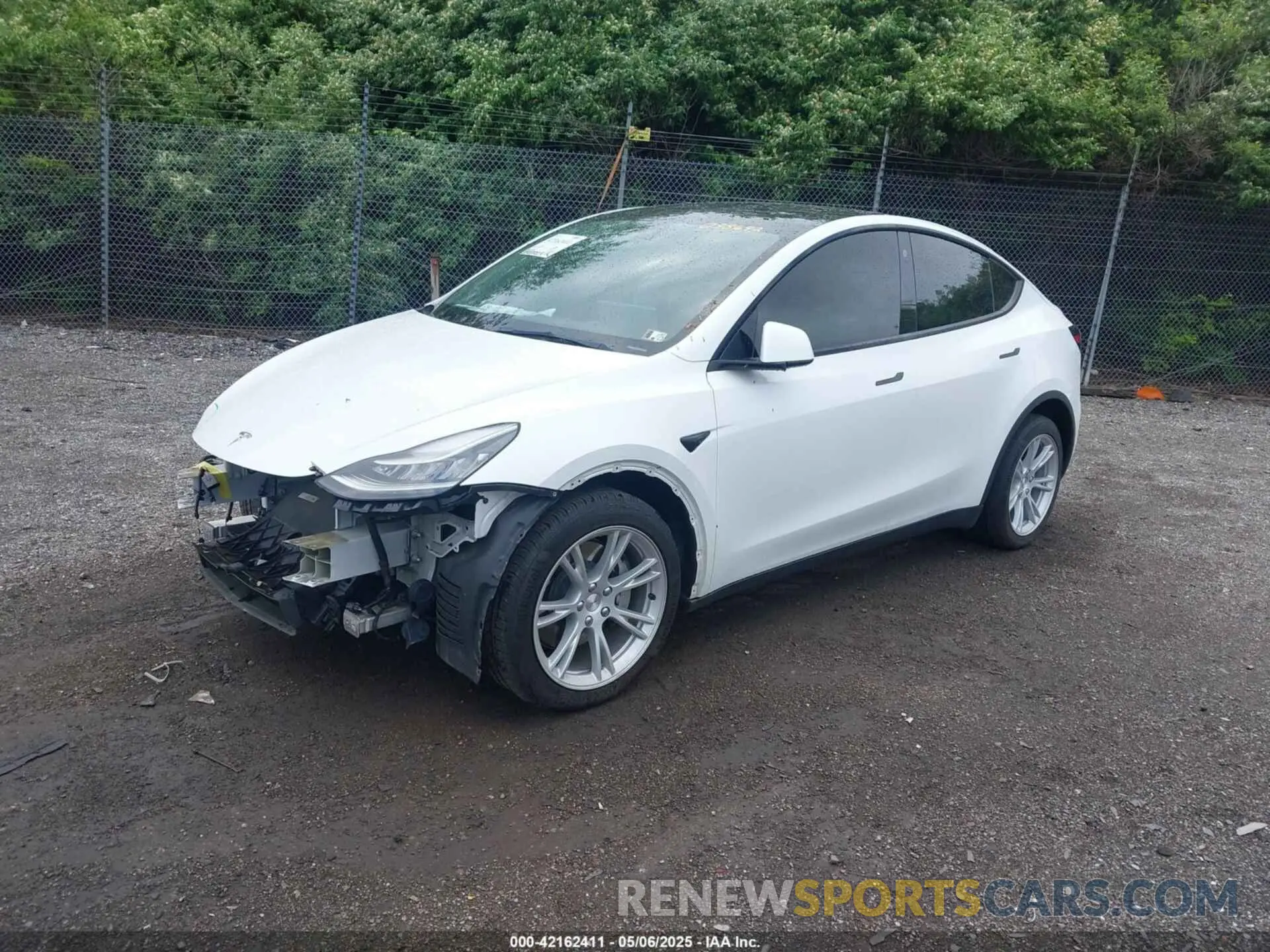 2 Photograph of a damaged car 5YJYGDEE2MF098692 TESLA MODEL Y 2021