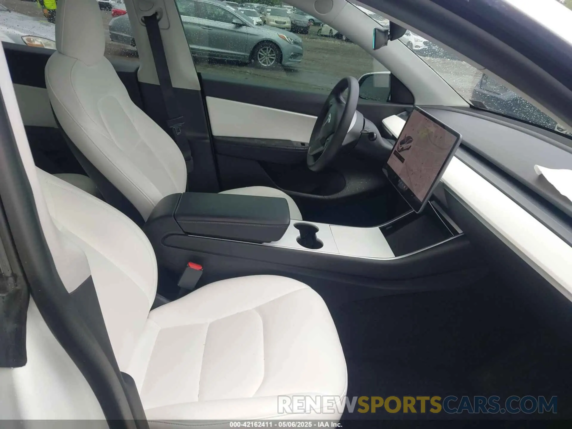 5 Photograph of a damaged car 5YJYGDEE2MF098692 TESLA MODEL Y 2021