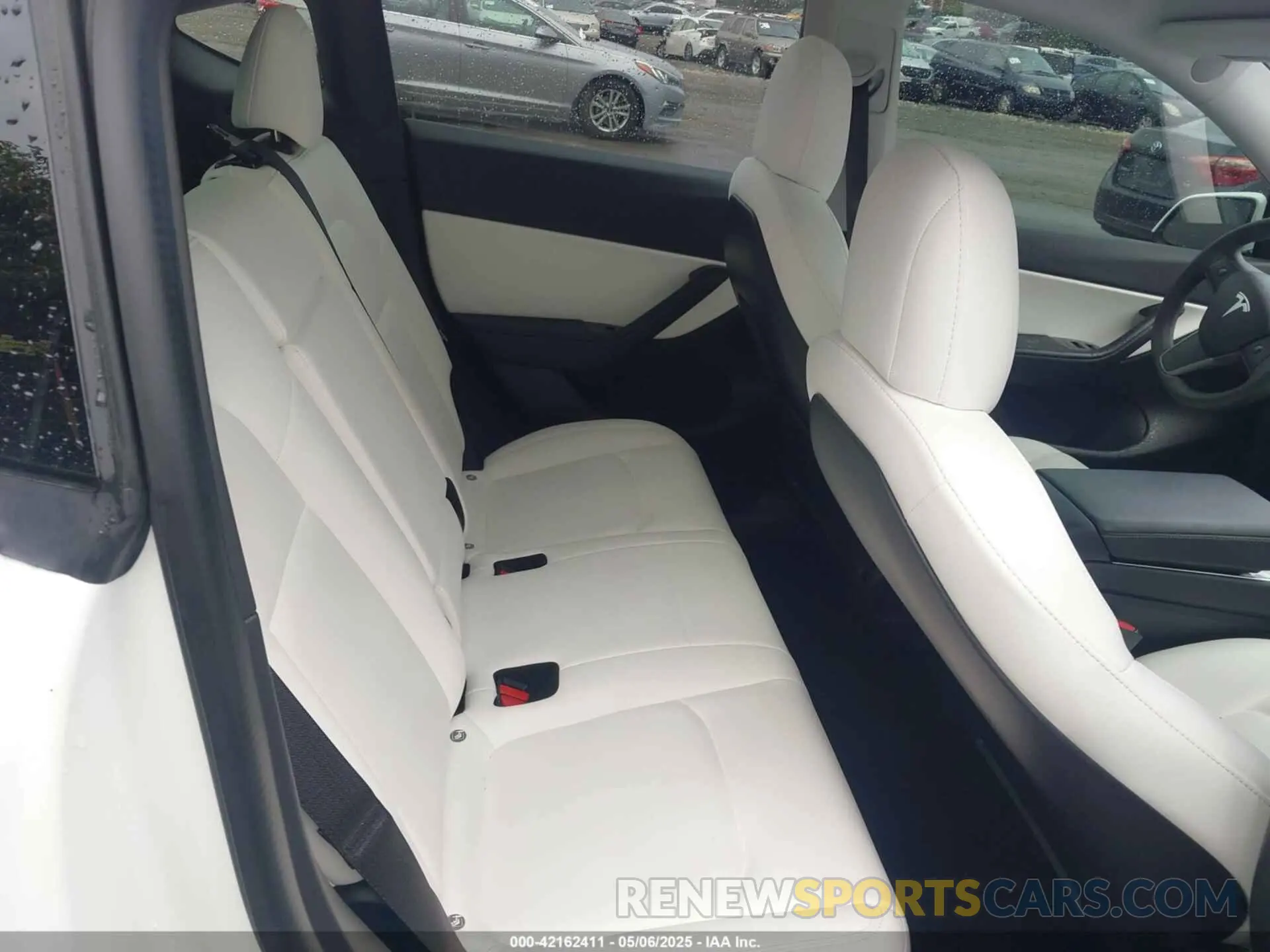 8 Photograph of a damaged car 5YJYGDEE2MF098692 TESLA MODEL Y 2021