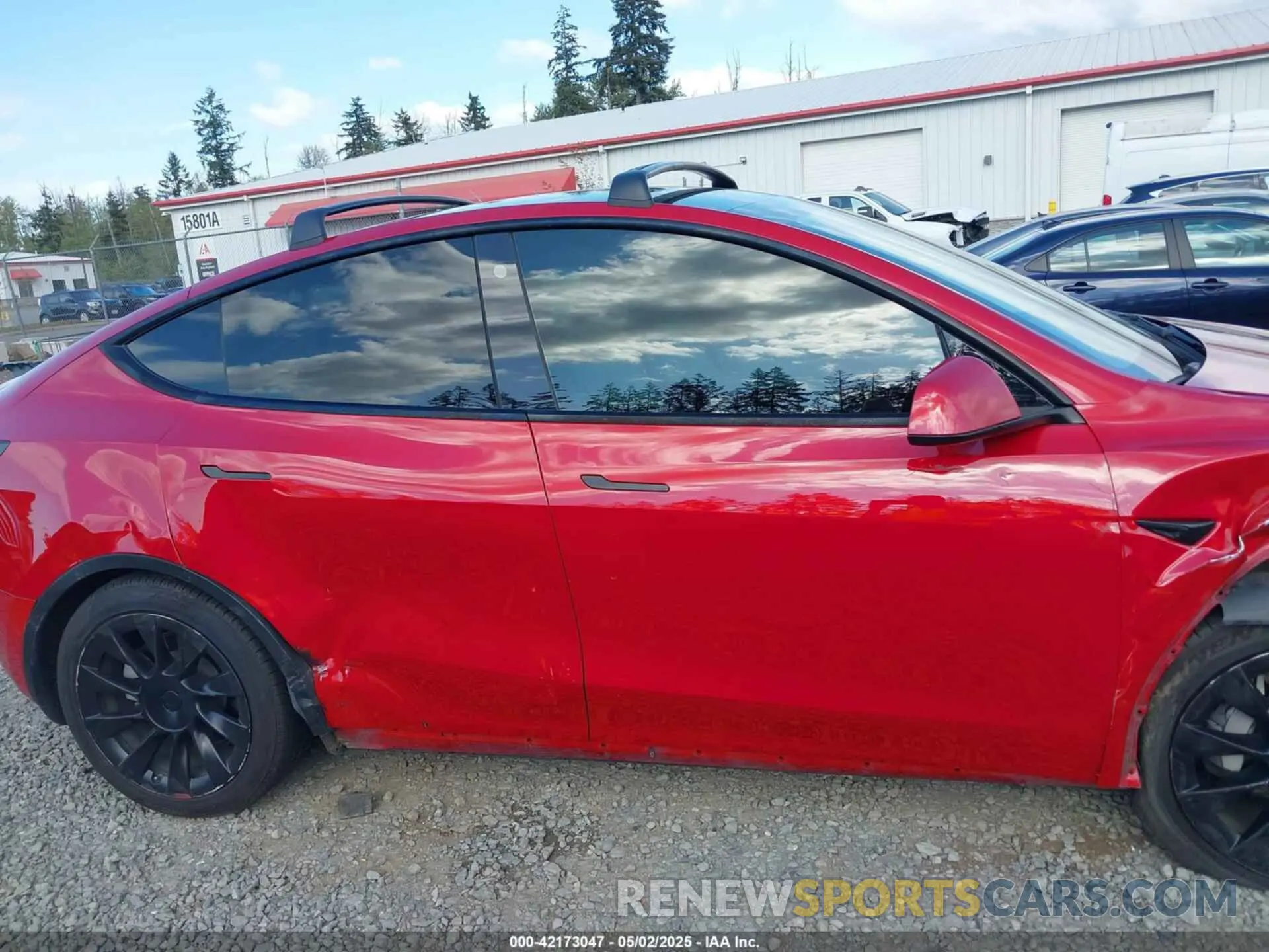 14 Photograph of a damaged car 5YJYGDEE2MF099373 TESLA MODEL Y 2021