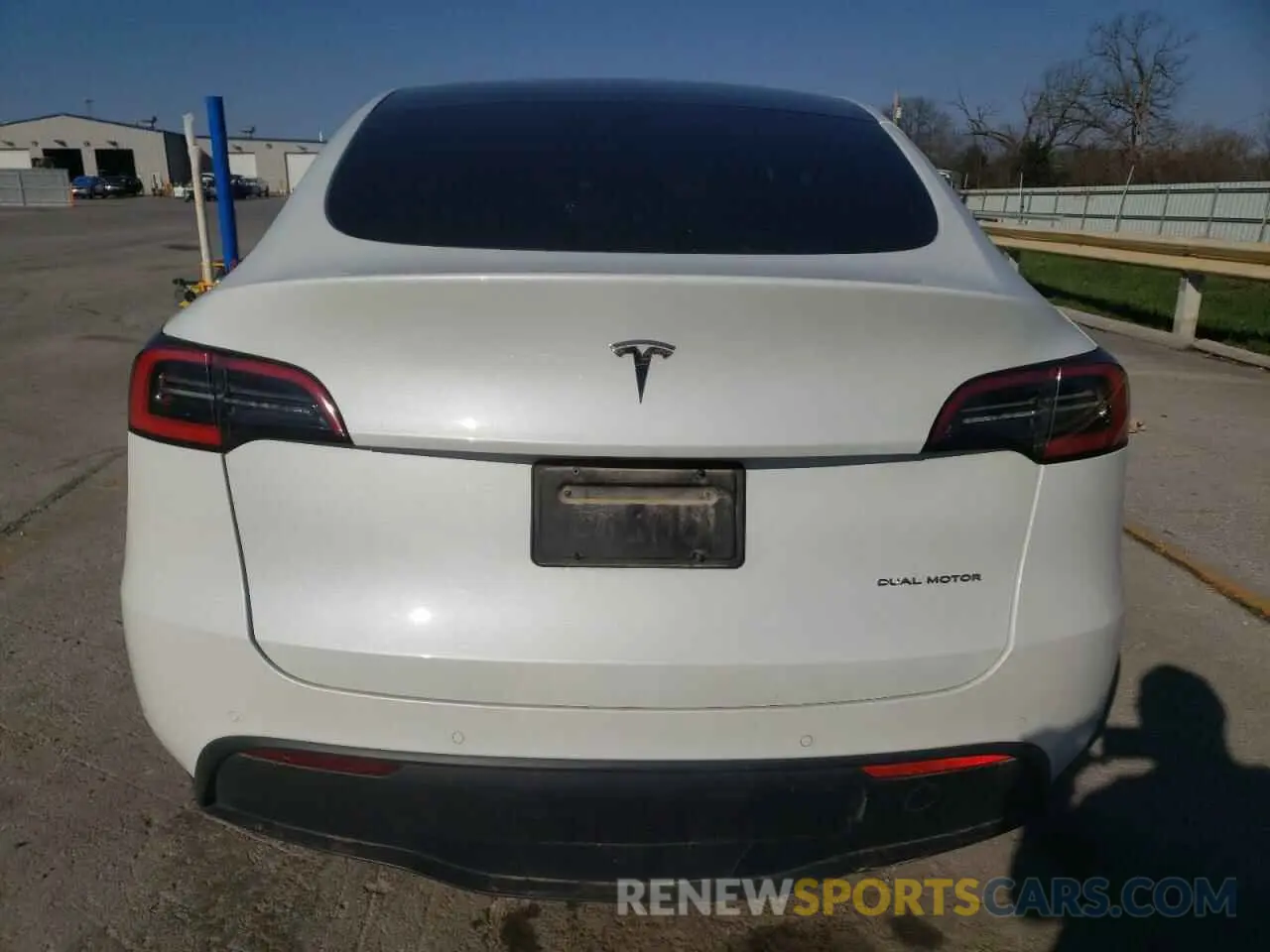 6 Photograph of a damaged car 5YJYGDEE2MF100232 TESLA MODEL Y 2021
