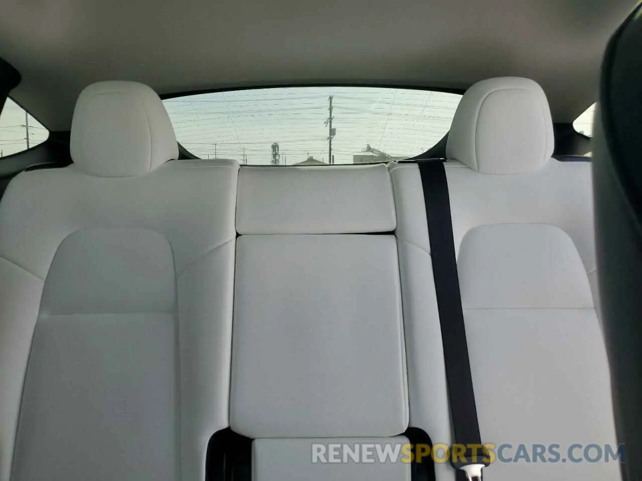 10 Photograph of a damaged car 5YJYGDEE2MF102868 TESLA MODEL Y 2021