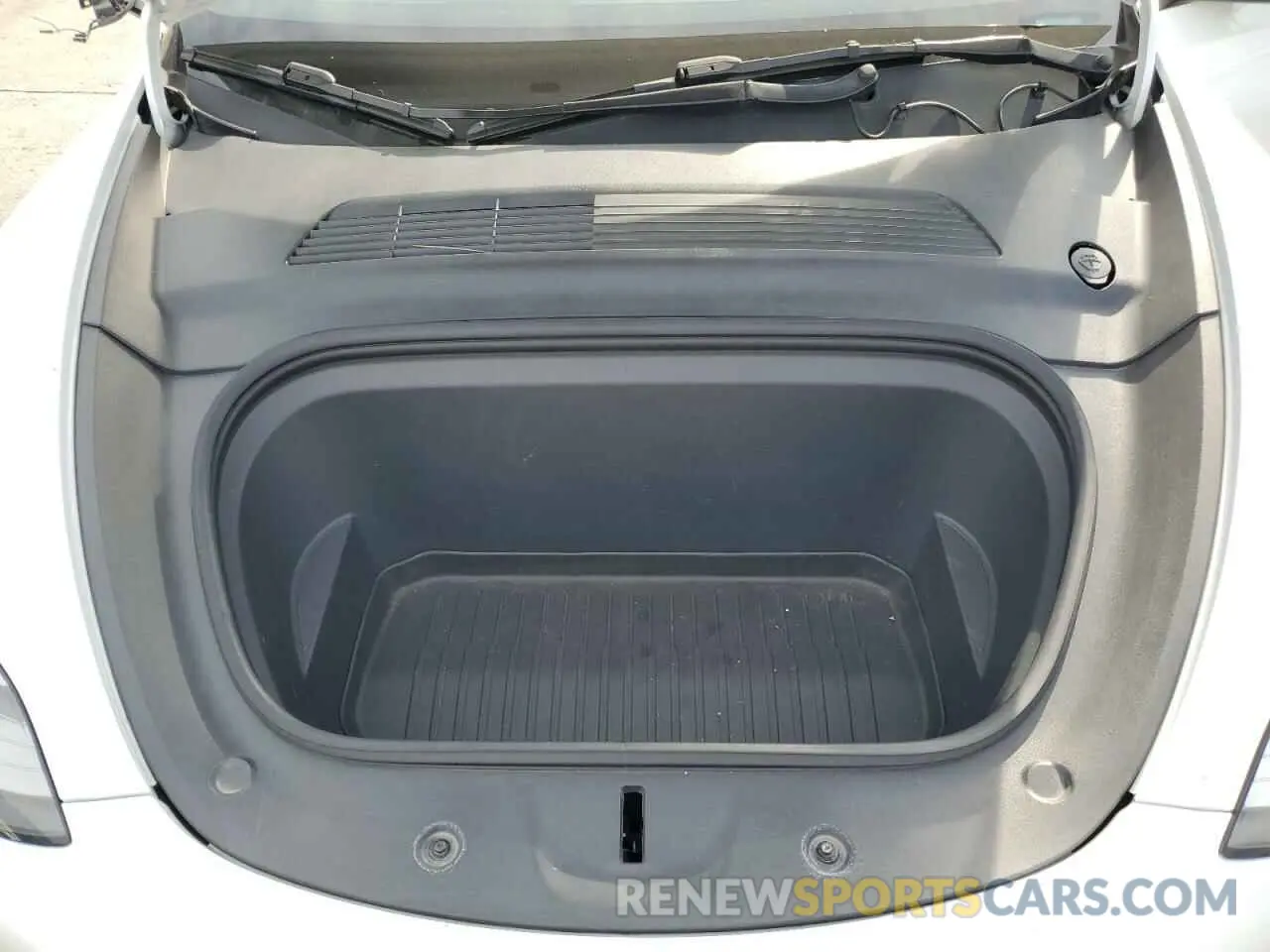 12 Photograph of a damaged car 5YJYGDEE2MF102868 TESLA MODEL Y 2021