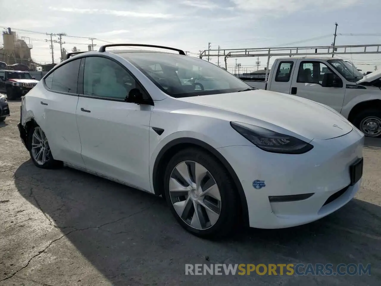 4 Photograph of a damaged car 5YJYGDEE2MF102868 TESLA MODEL Y 2021